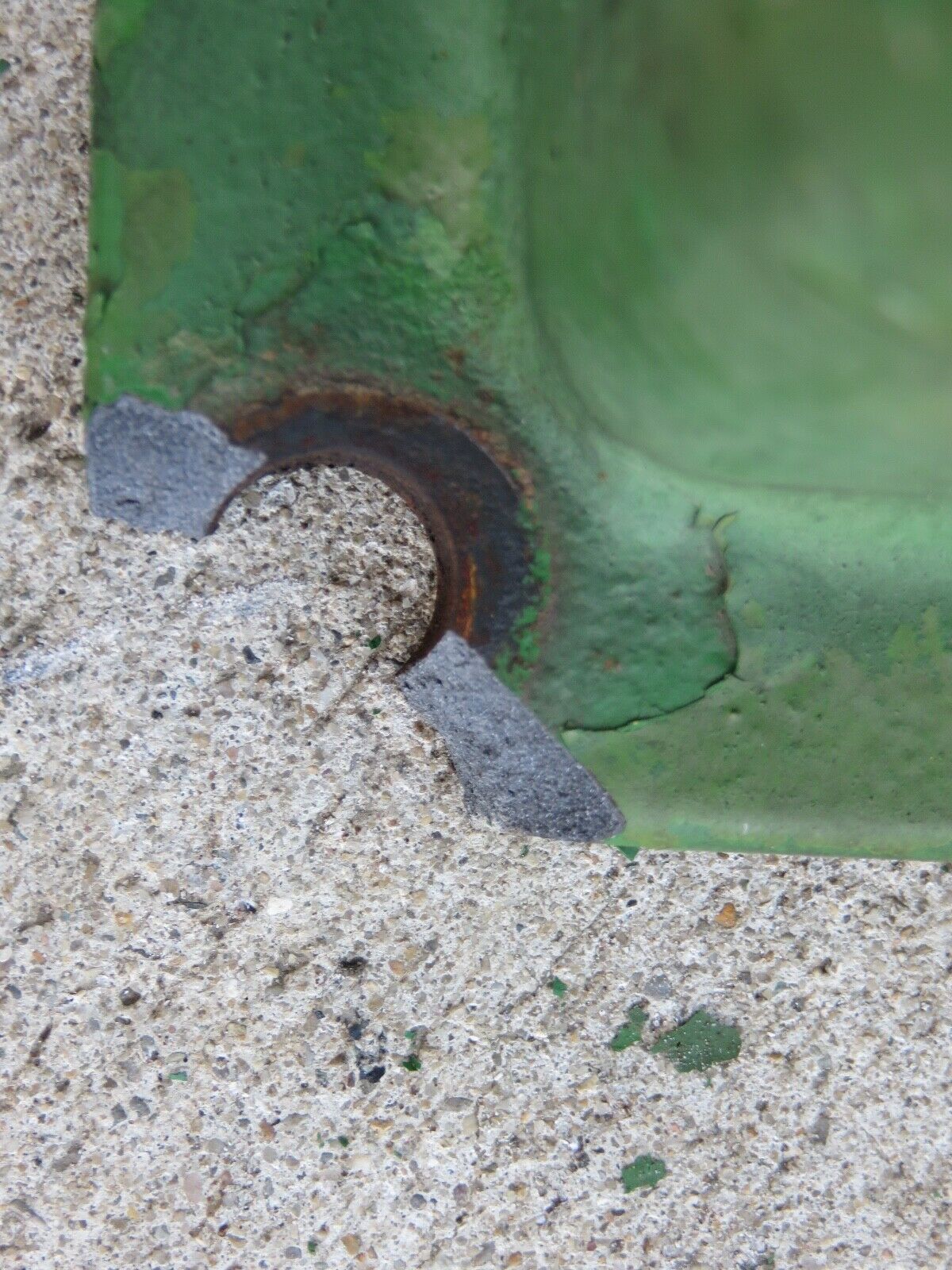 F2755R John Deere Cylinder Block Water Outlet For Gas 720, 730