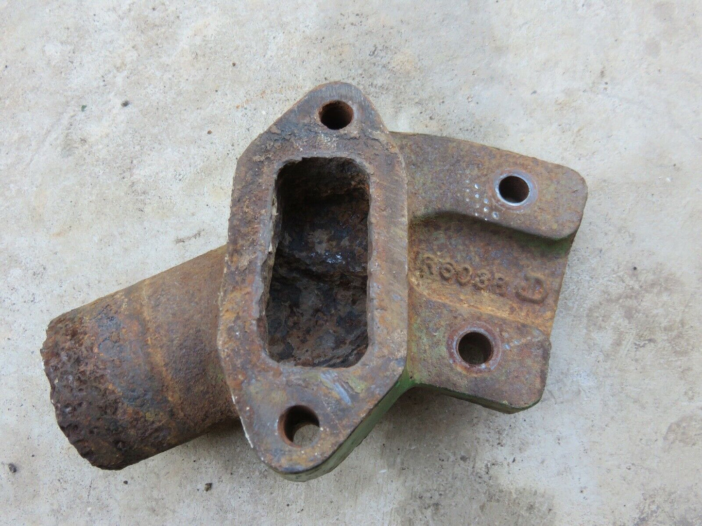 R603R John Deere Pony Motor Cover Water Outlet For R