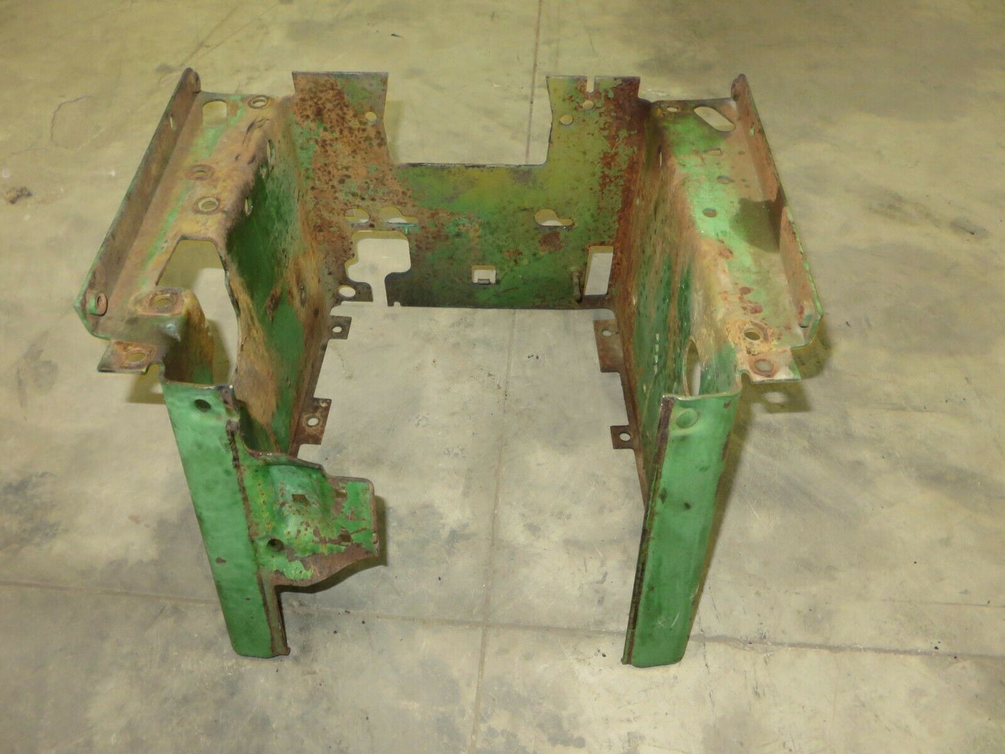 AR32819 John Deere Control Support For 3020