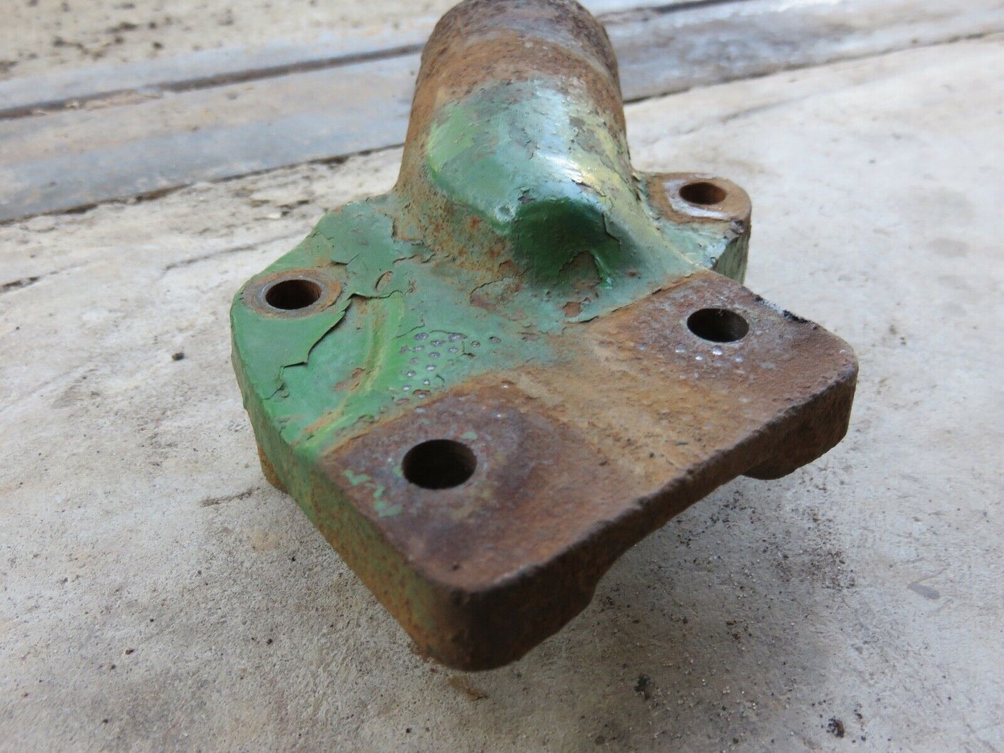 R603R John Deere Pony Motor Cover Water Outlet For R