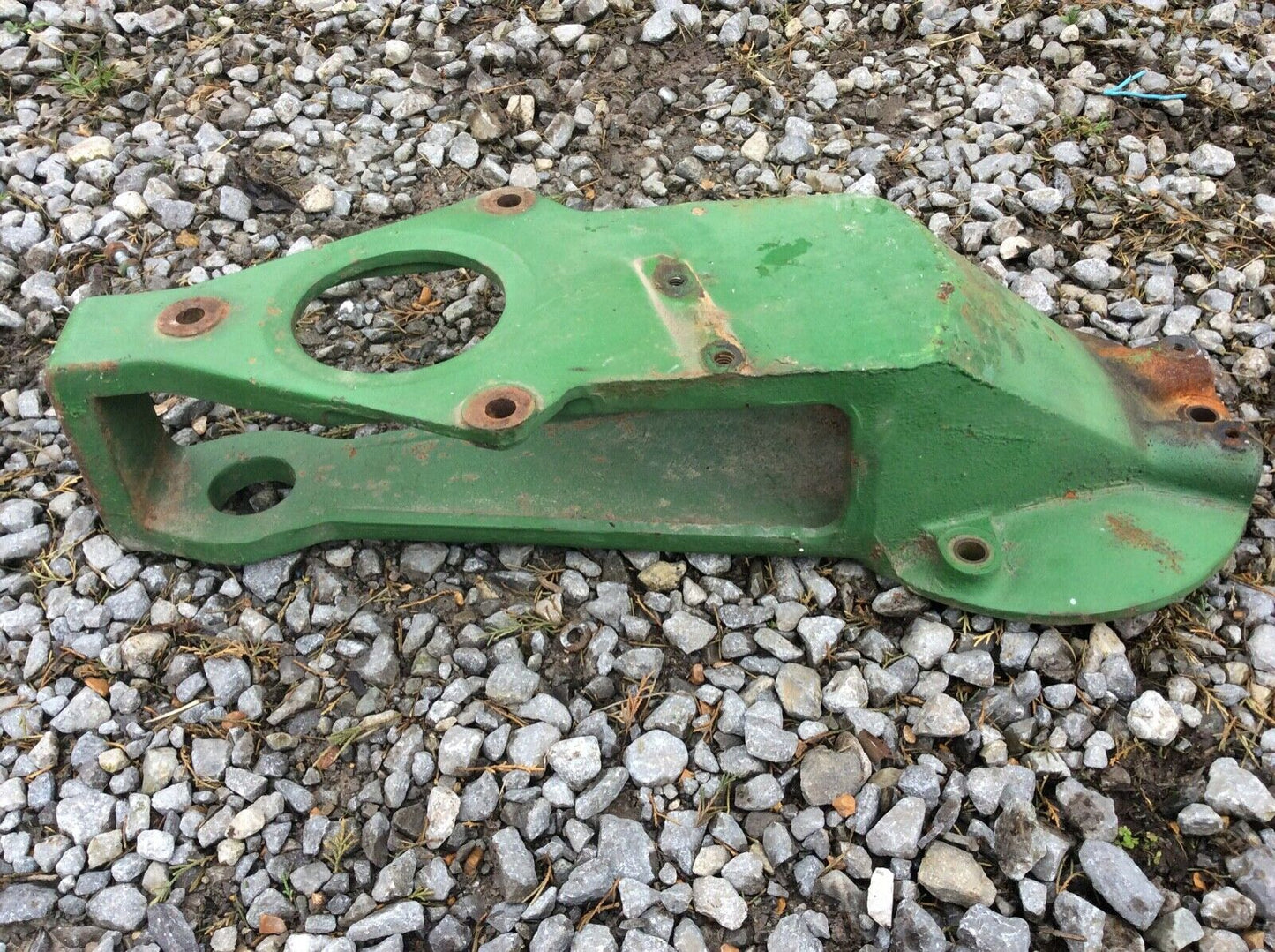 M984T John Deere Fender Bracket For MT
