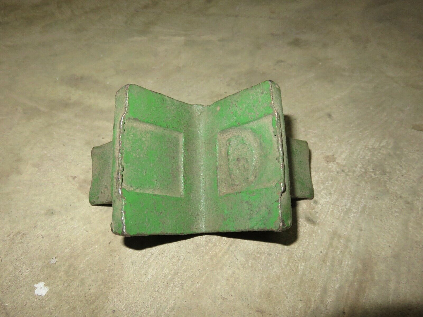 C12N John Deere NOS Clamp Block For 400, 500, 600, 700, 800, 900 Tool Bars