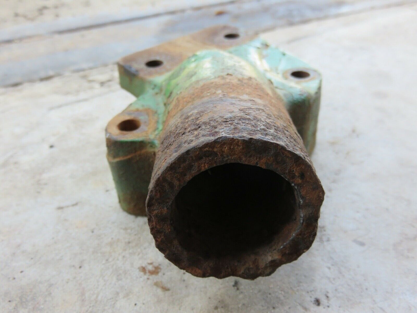 R603R John Deere Pony Motor Cover Water Outlet For R