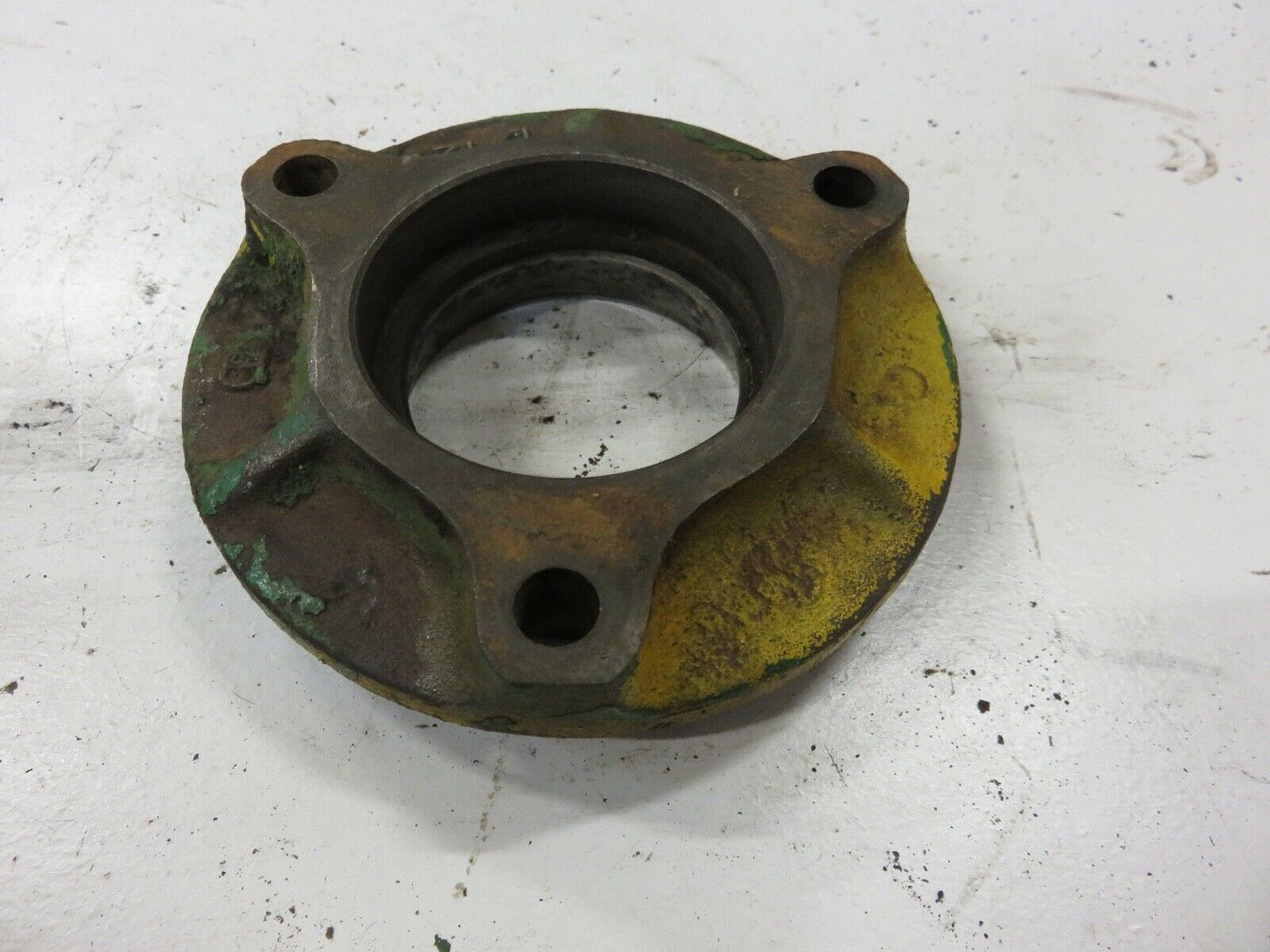 L121T, AL20293T John Deere Clutch Shaft Rear Bearing Retainer For L, LA, LI