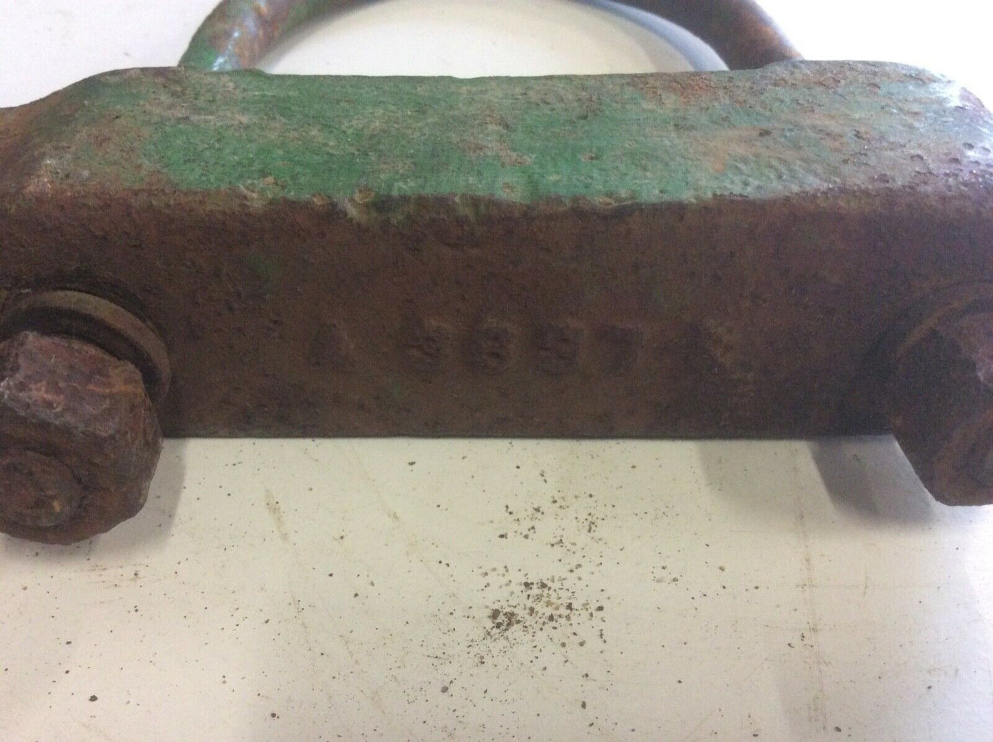 A3637R John Deere Cylinder Hanger With U-Bolt For A, B, G