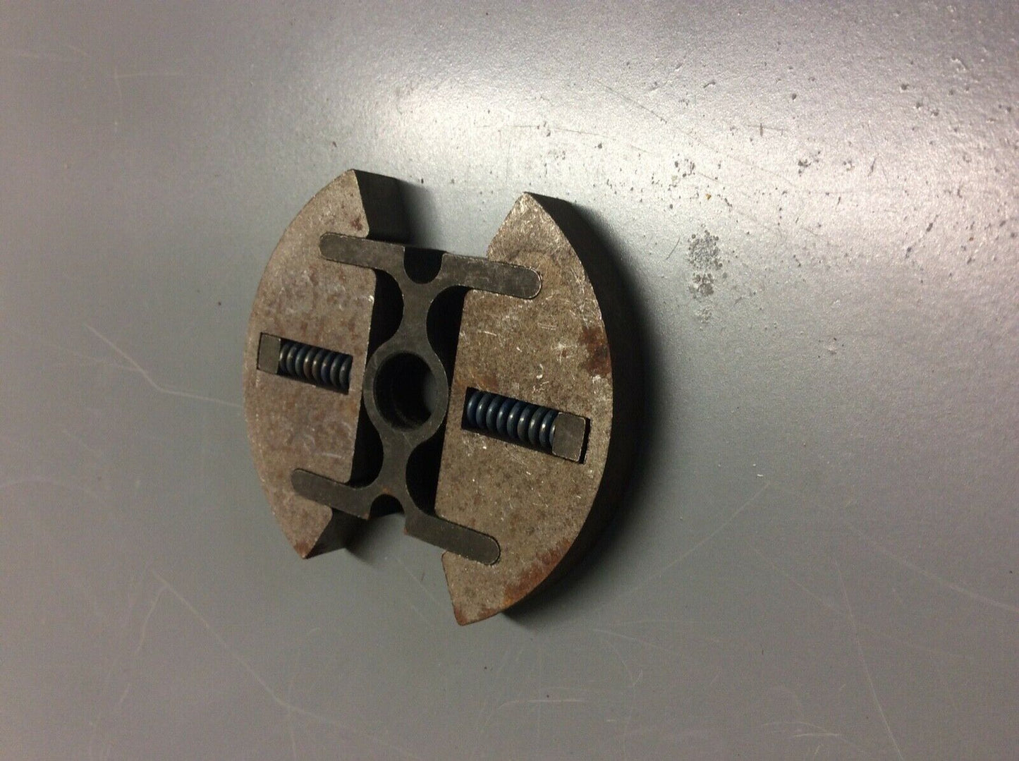 GJ66688 John Deere NOS Chain Drive Clutch For Chainsaw Models 12, 14, 15