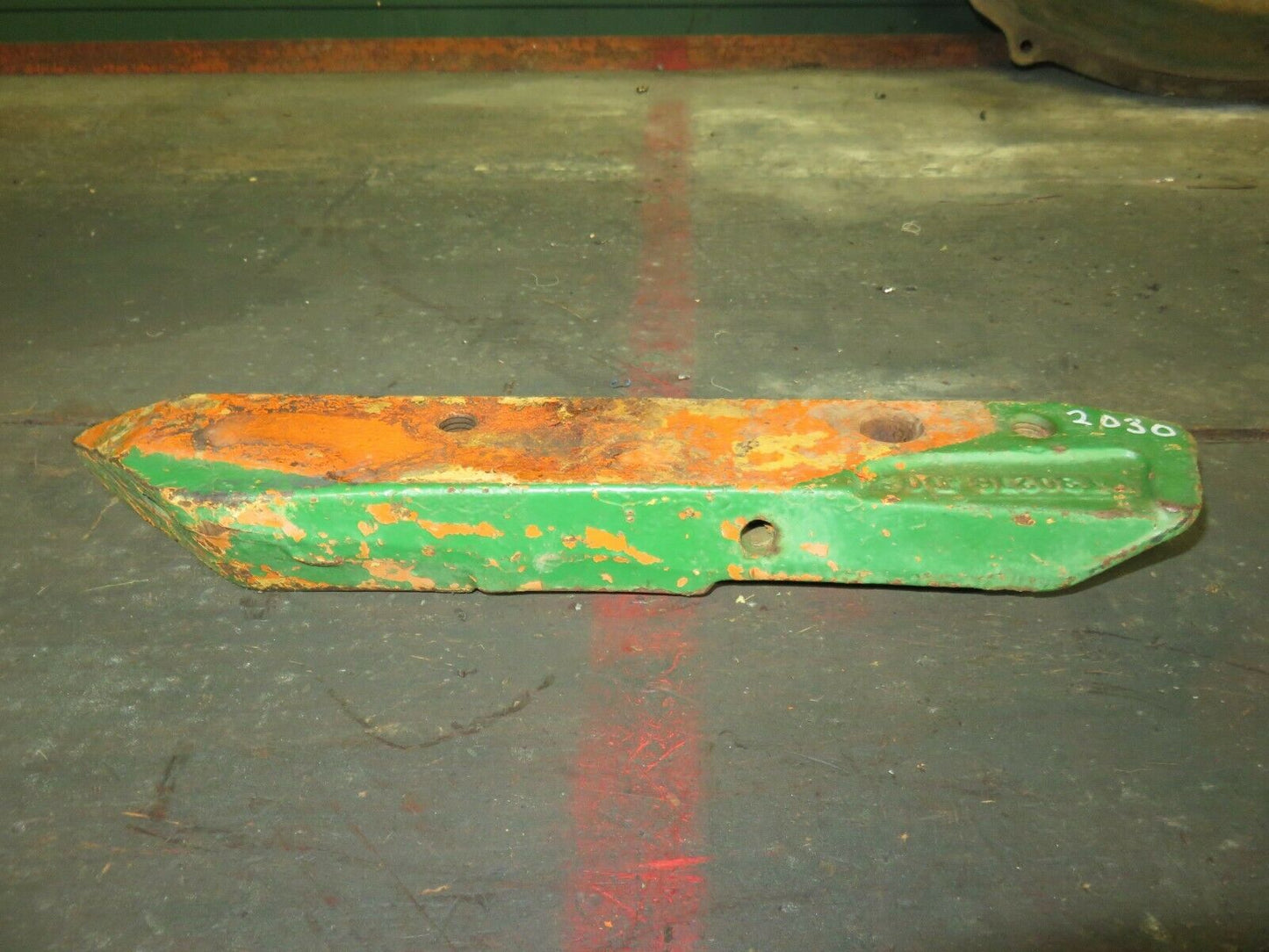 T30276 John Deere Right Sway Block For 2030