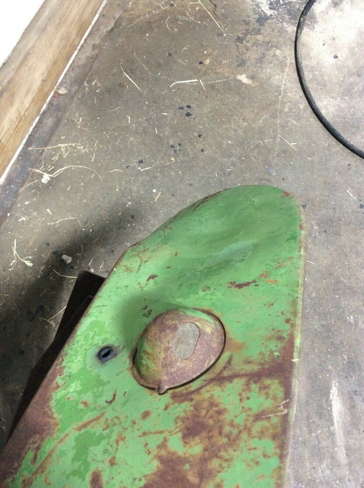 AR420R John Deere Right Hand Fender For R