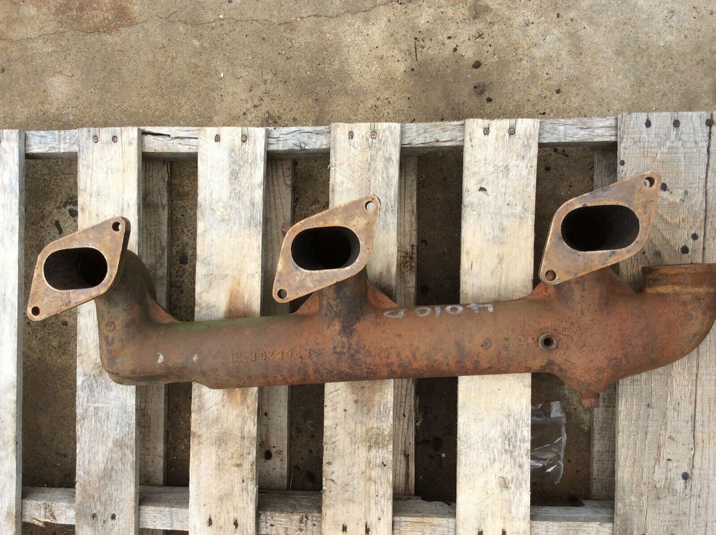 R26520 John Deere Intake Manifold For Diesel 4010