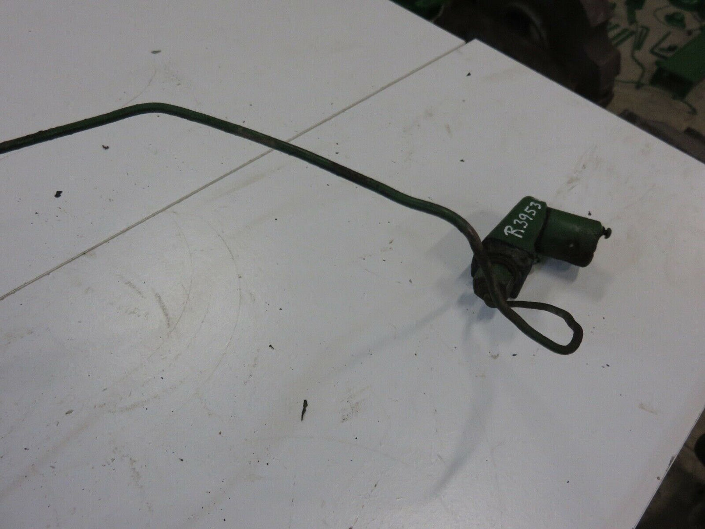 R39534 John Deere Ether Injection Adapter Fitting For 2510, 2520, 3020, 4020