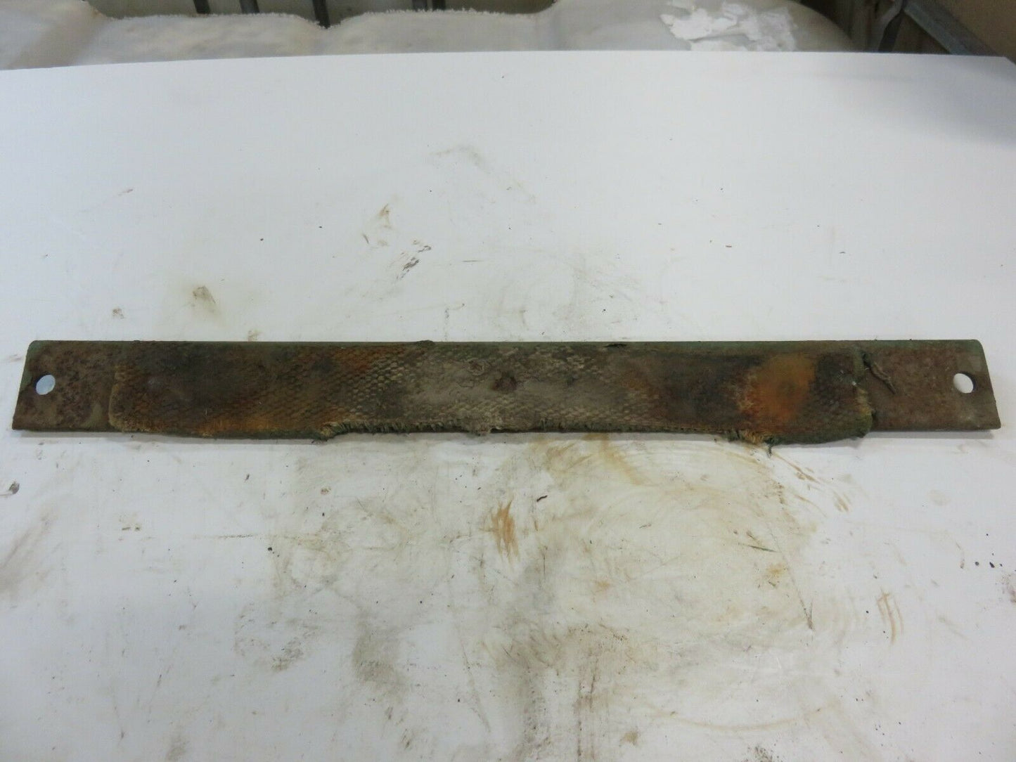 AL2768T John Deere Front Gas Tank Support Bracket For LA, LI