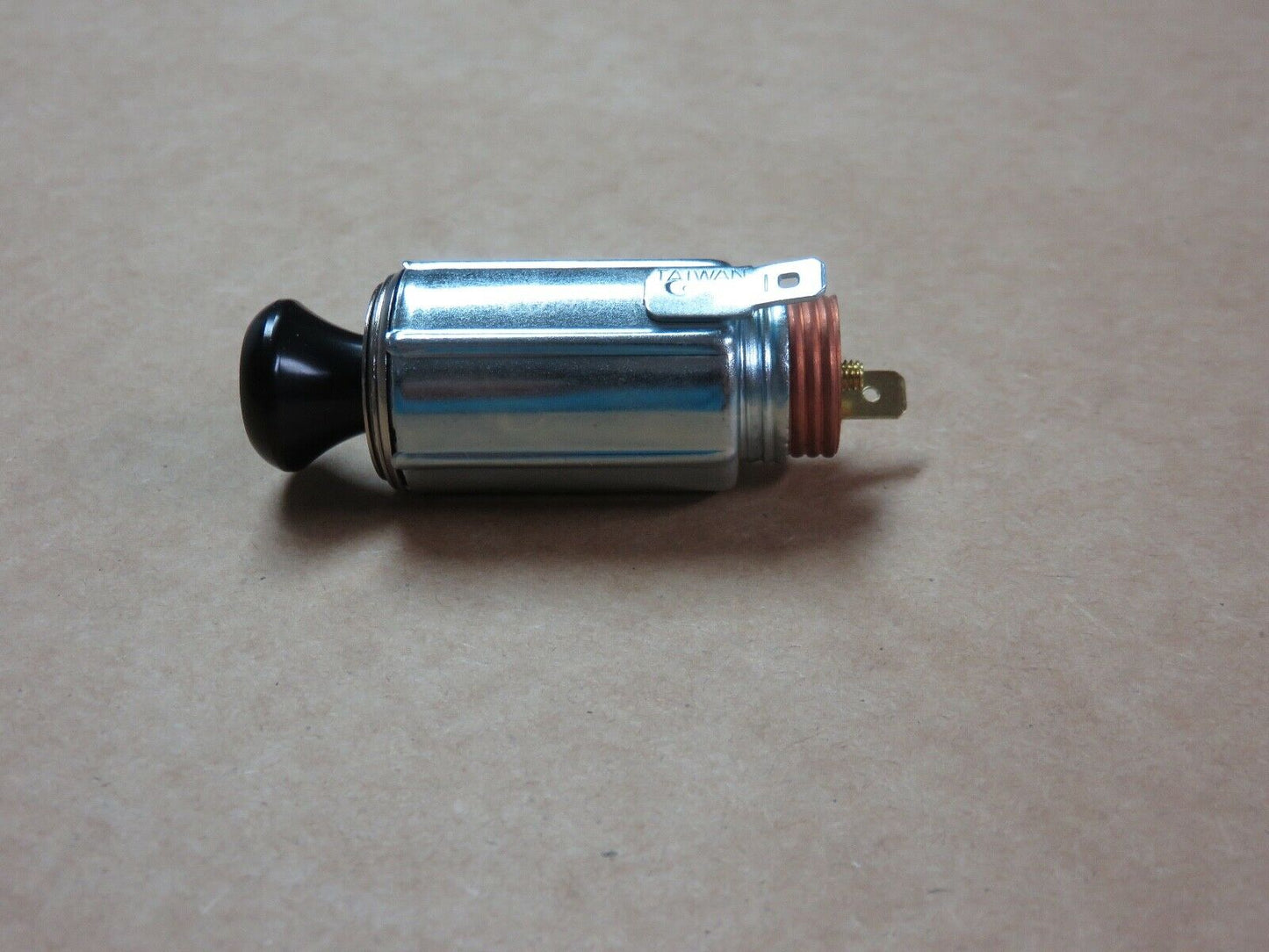 AR48643 John Deere Restoration Quality Cigarette Lighter For 1010, 2010, 3010, 4010