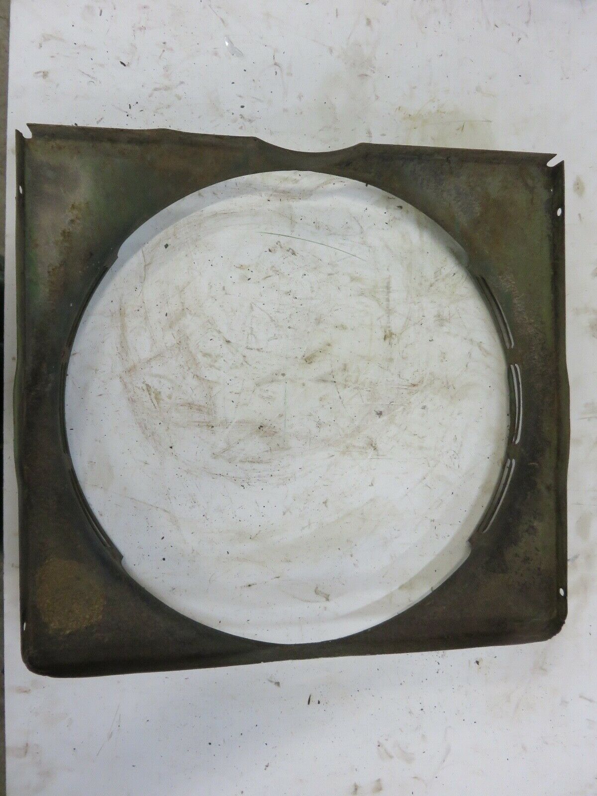 T21687 John Deere Fan Shroud For 1020, 1530, 2040, 2240, 820, 830