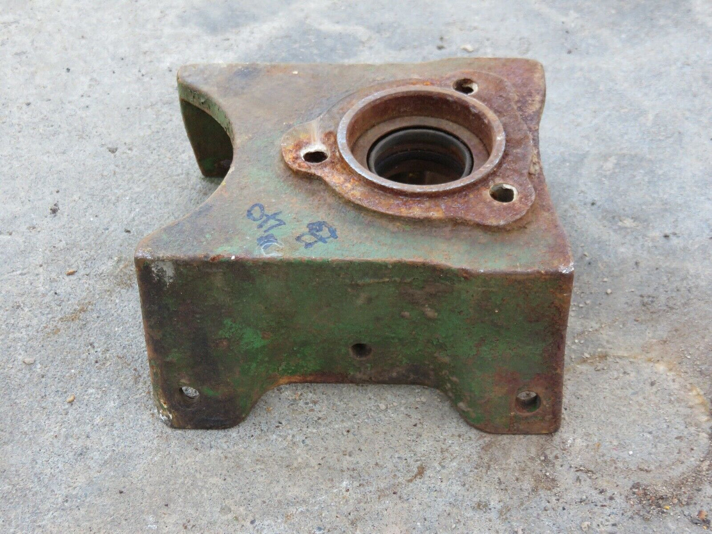 B2064R John Deere PTO Oil Seal Housing For B