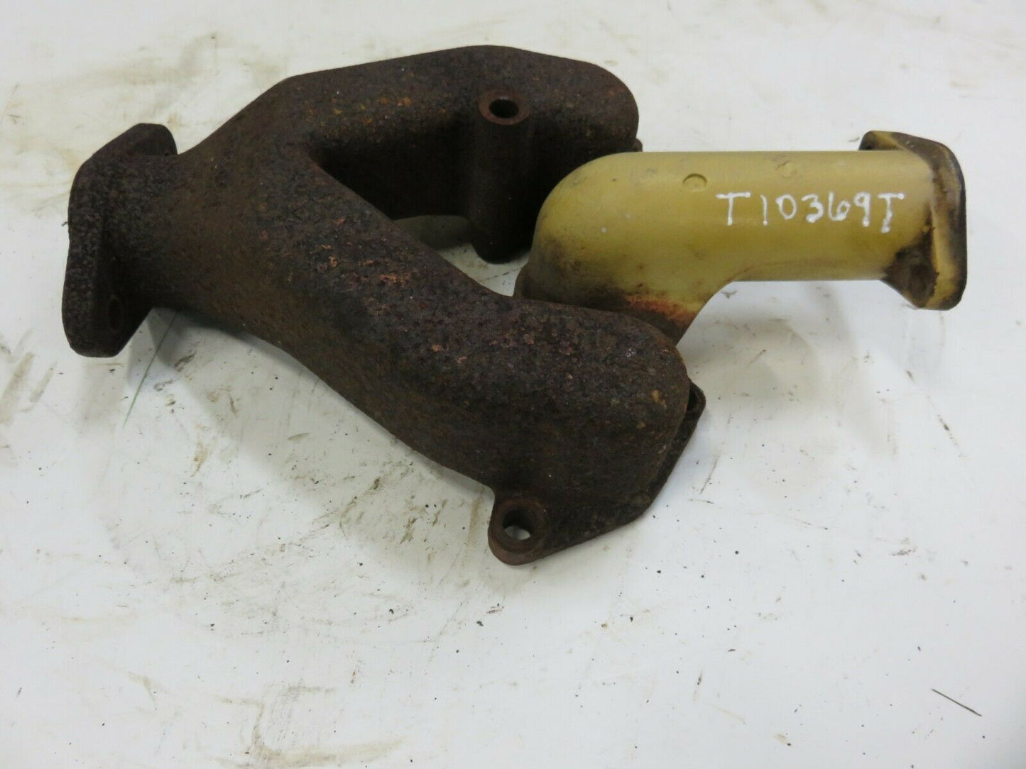 T10369T John Deere Manifold For 430, 440