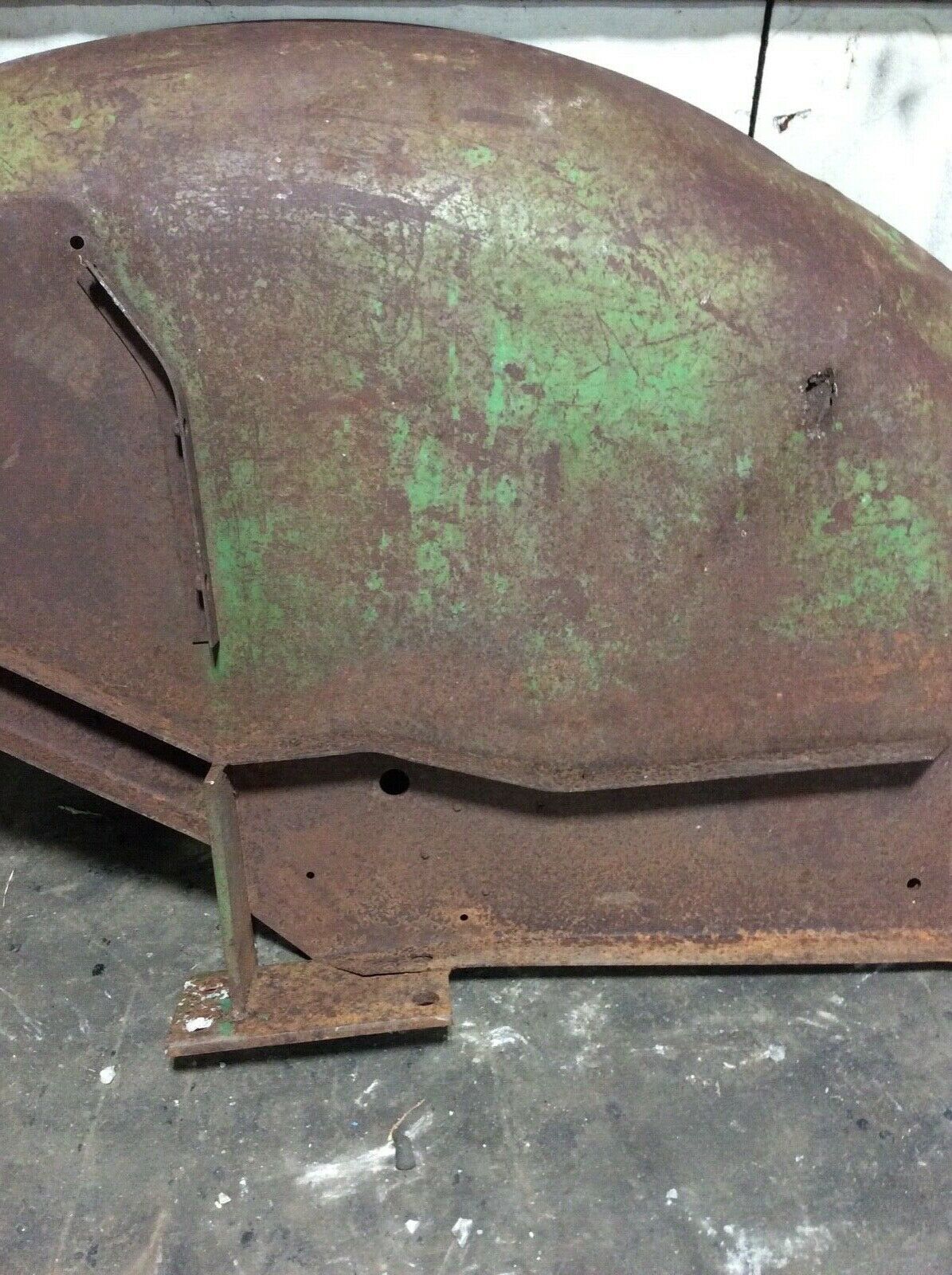 AR420R John Deere Right Hand Fender For R