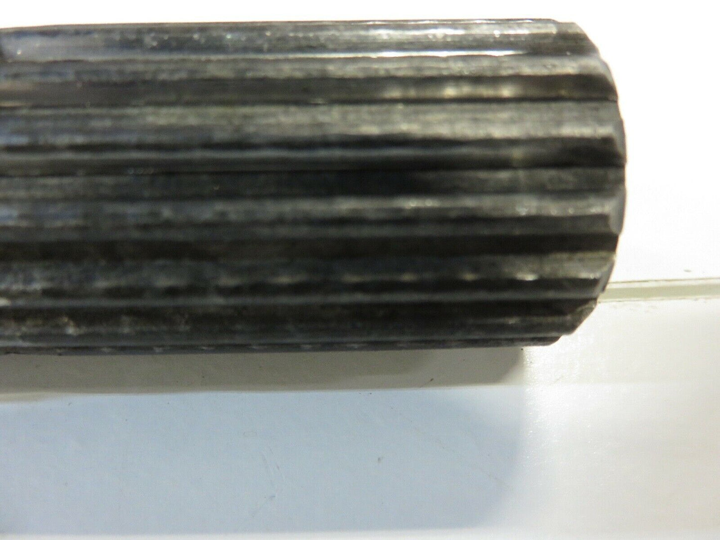 R33927 John Deere Syncro Range Transmission Input Shaft For 3020