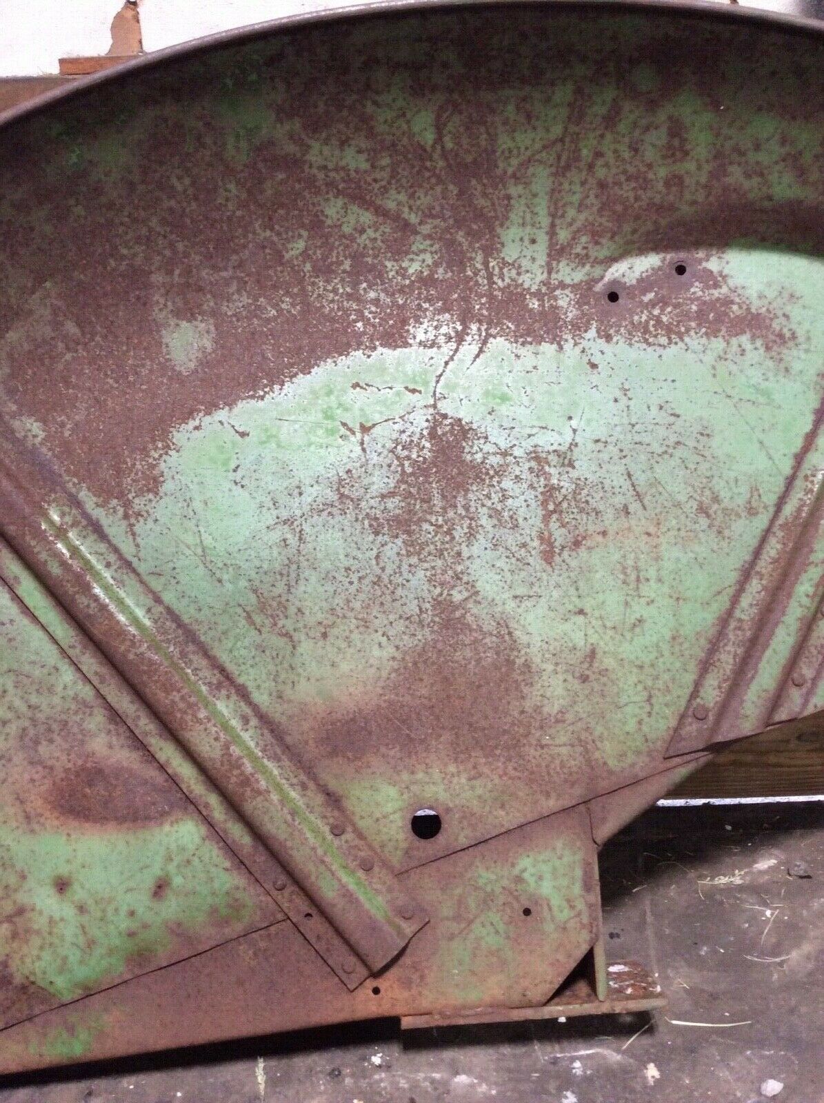 AR420R John Deere Right Hand Fender For R