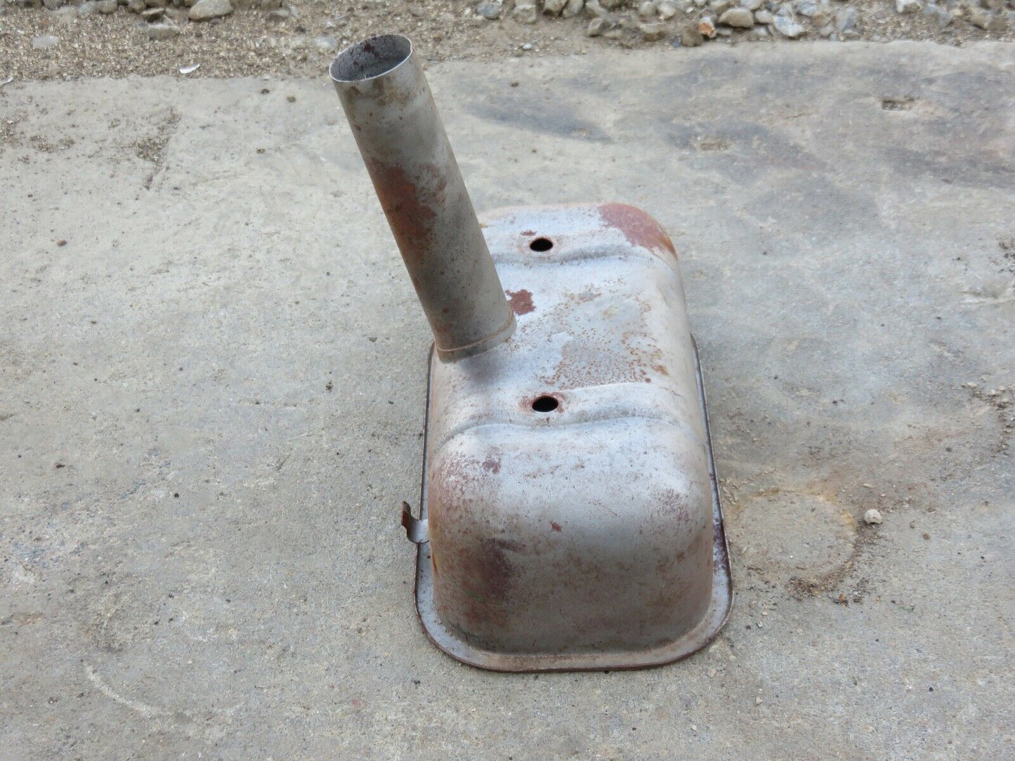 AT10423T, AM2850T John Deere Valve Cover For 420