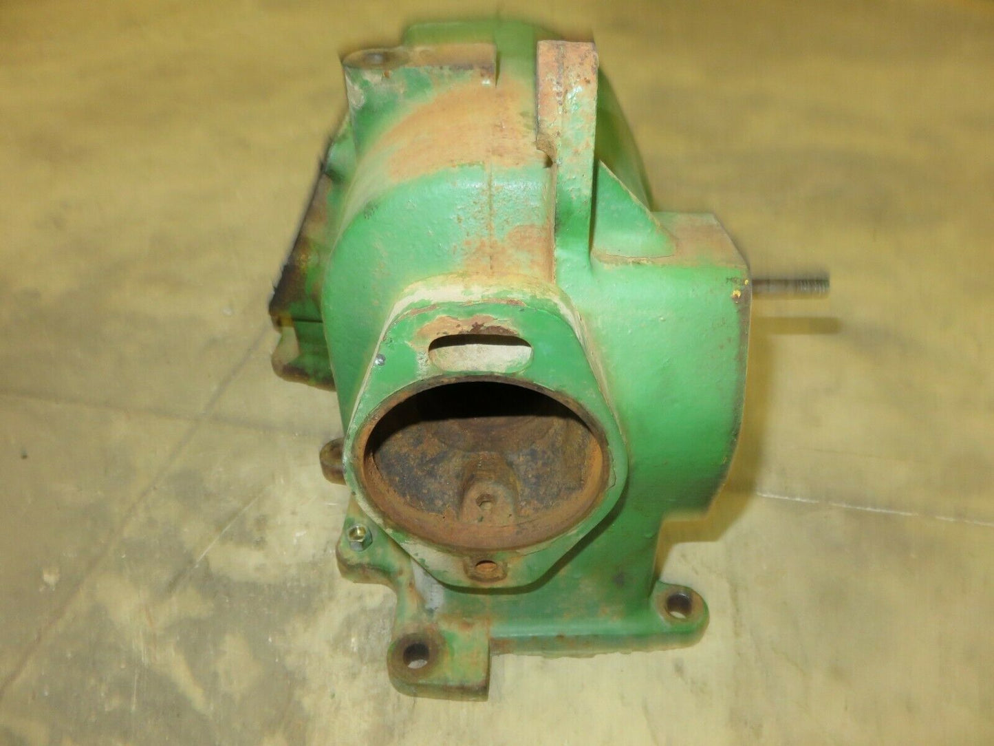 F3385R, F1188R John Deere Governor Housing For Gas 70