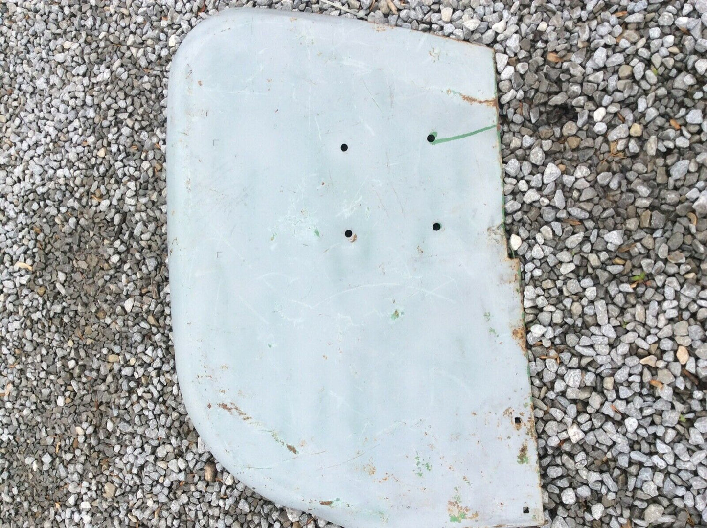 AT17536 John Deere Right Hand Fender For Row Crop Utility 2010