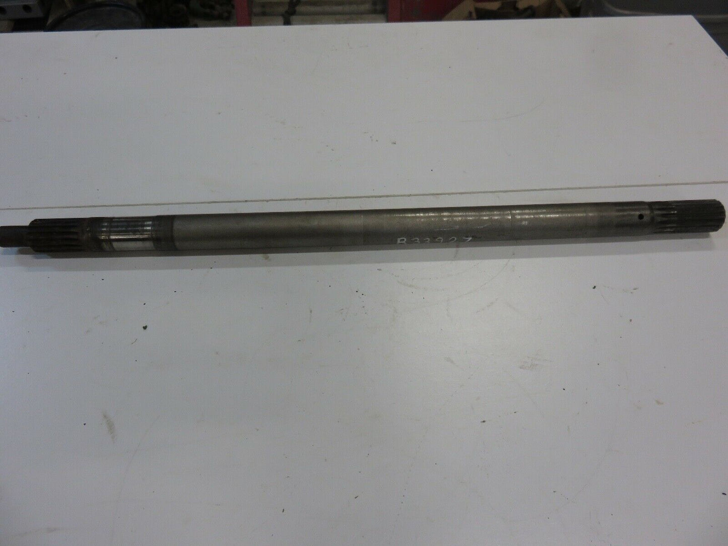 R33927 John Deere Syncro Range Transmission Input Shaft For 3020