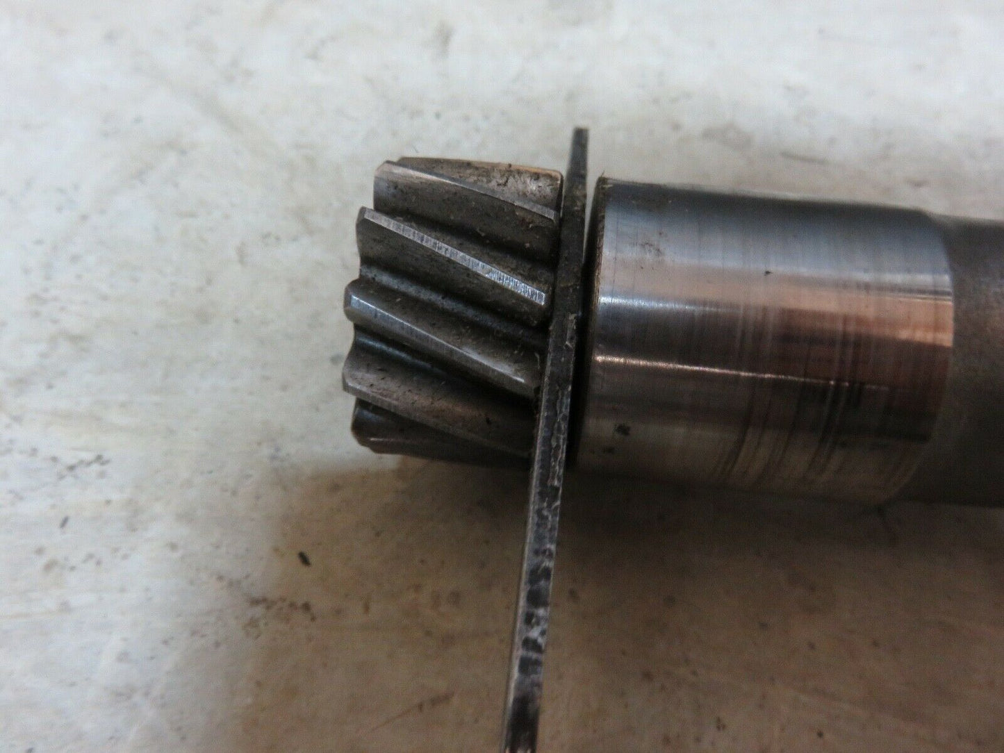 R54634, AR69711 John Deere Right Engine Balancer Shaft For 2140, 2355, 2555, 2630, 2640