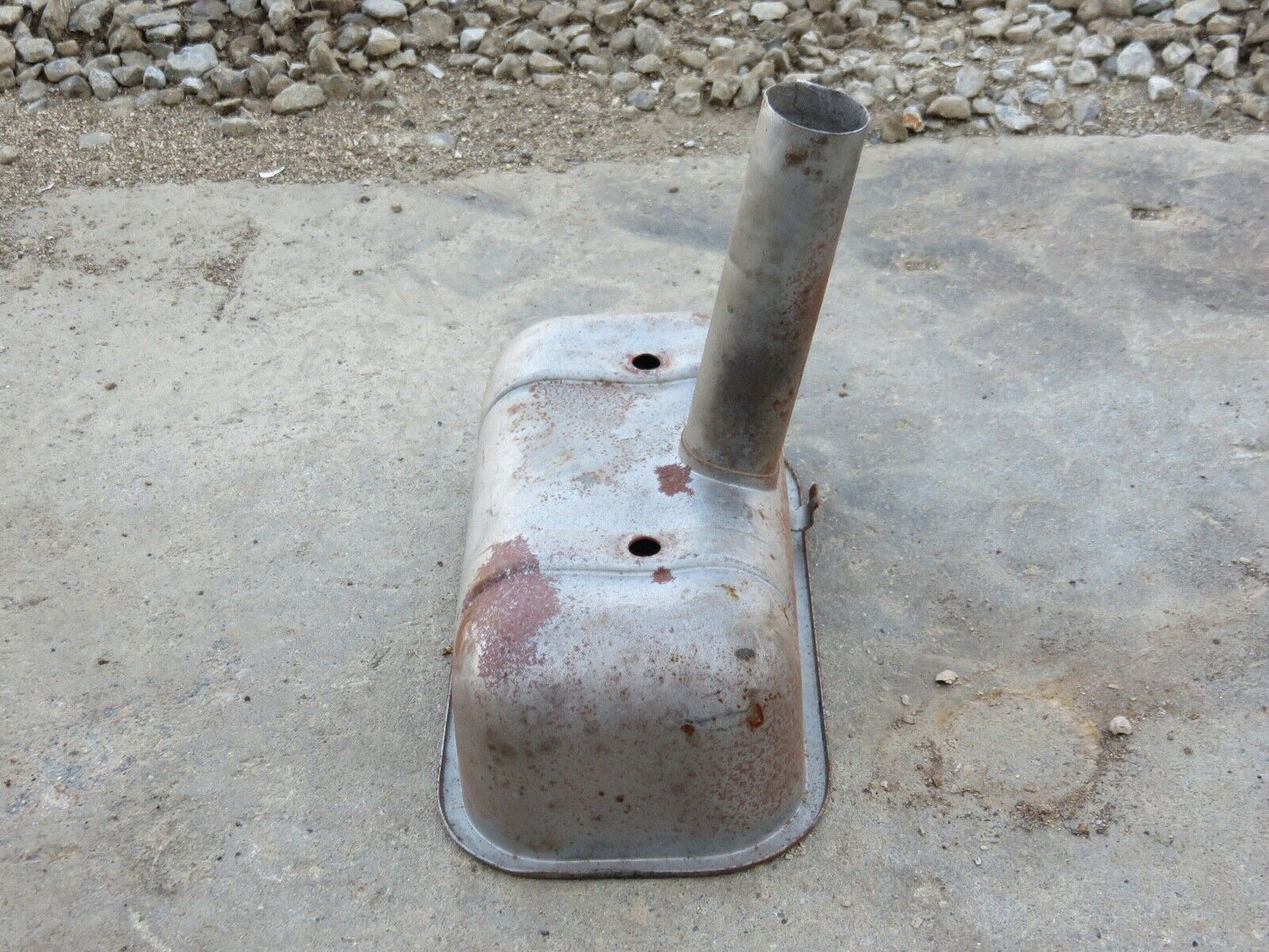 AT10423T, AM2850T John Deere Valve Cover For 420