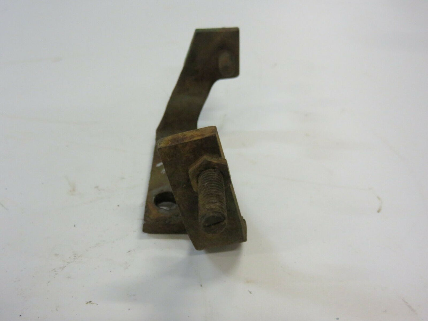 R28008 John Deere Speed Control Bracket For 2510, 3010, 3020, 4010, 4020, 5010, 5020