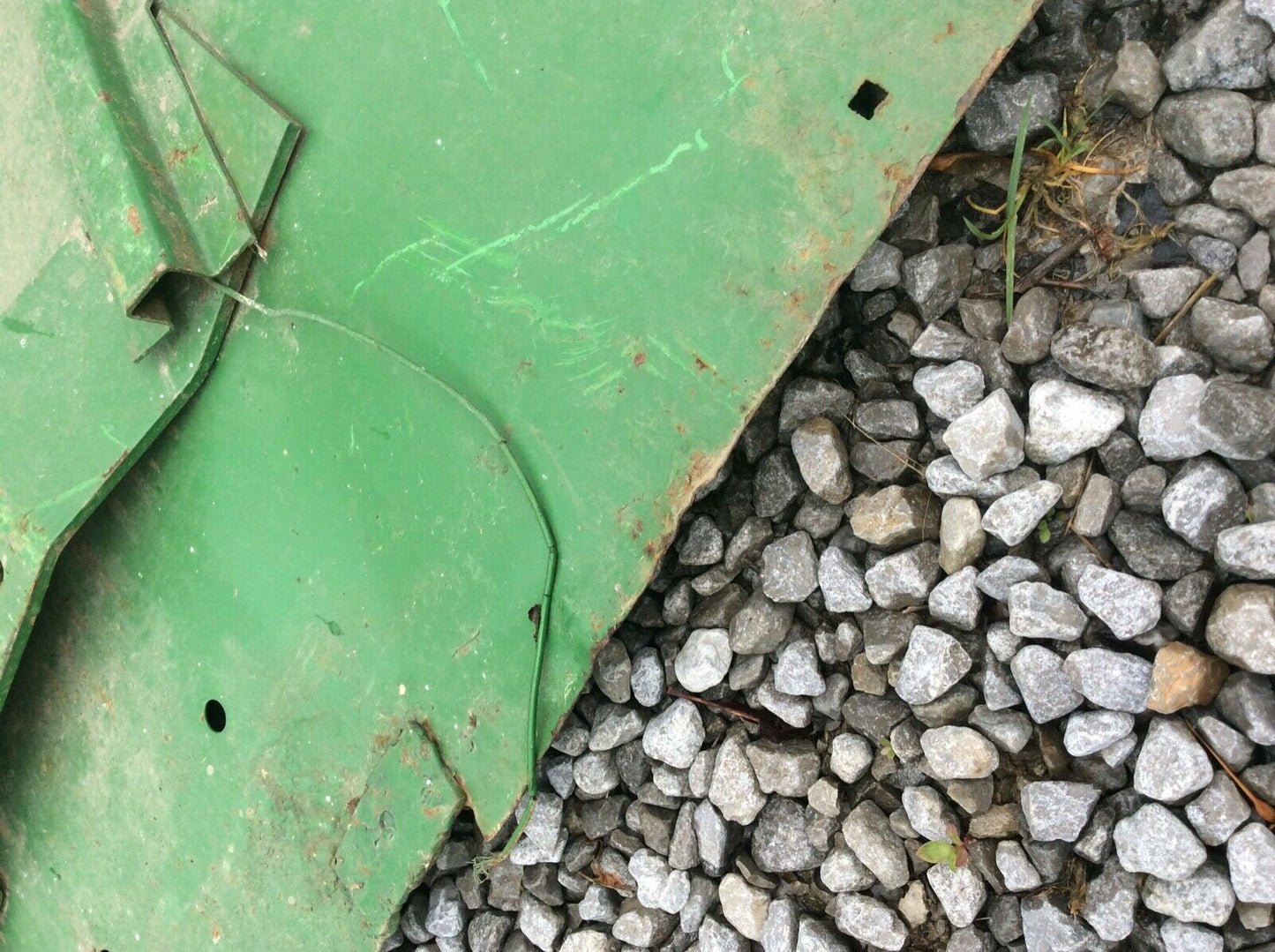 AT17536 John Deere Right Hand Fender For Row Crop Utility 2010