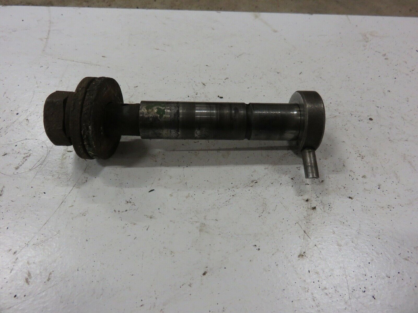 AL2860T, AL2861T John Deere Fan Spindle For L, LA, LI