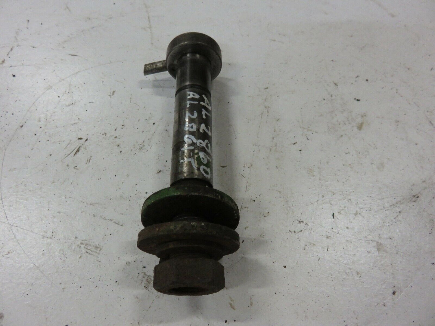 AL2860T, AL2861T John Deere Fan Spindle For L, LA, LI
