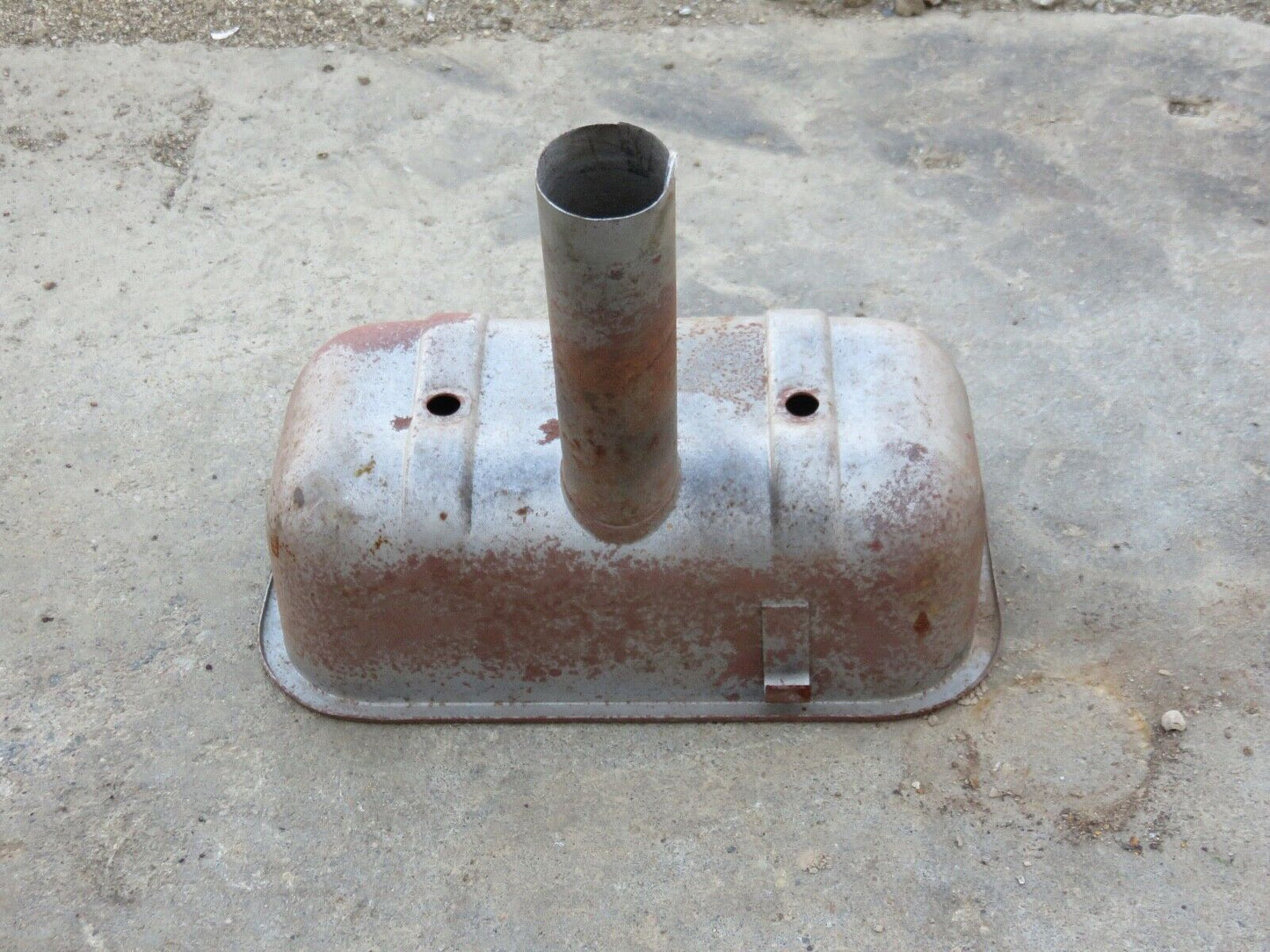 AT10423T, AM2850T John Deere Valve Cover For 420