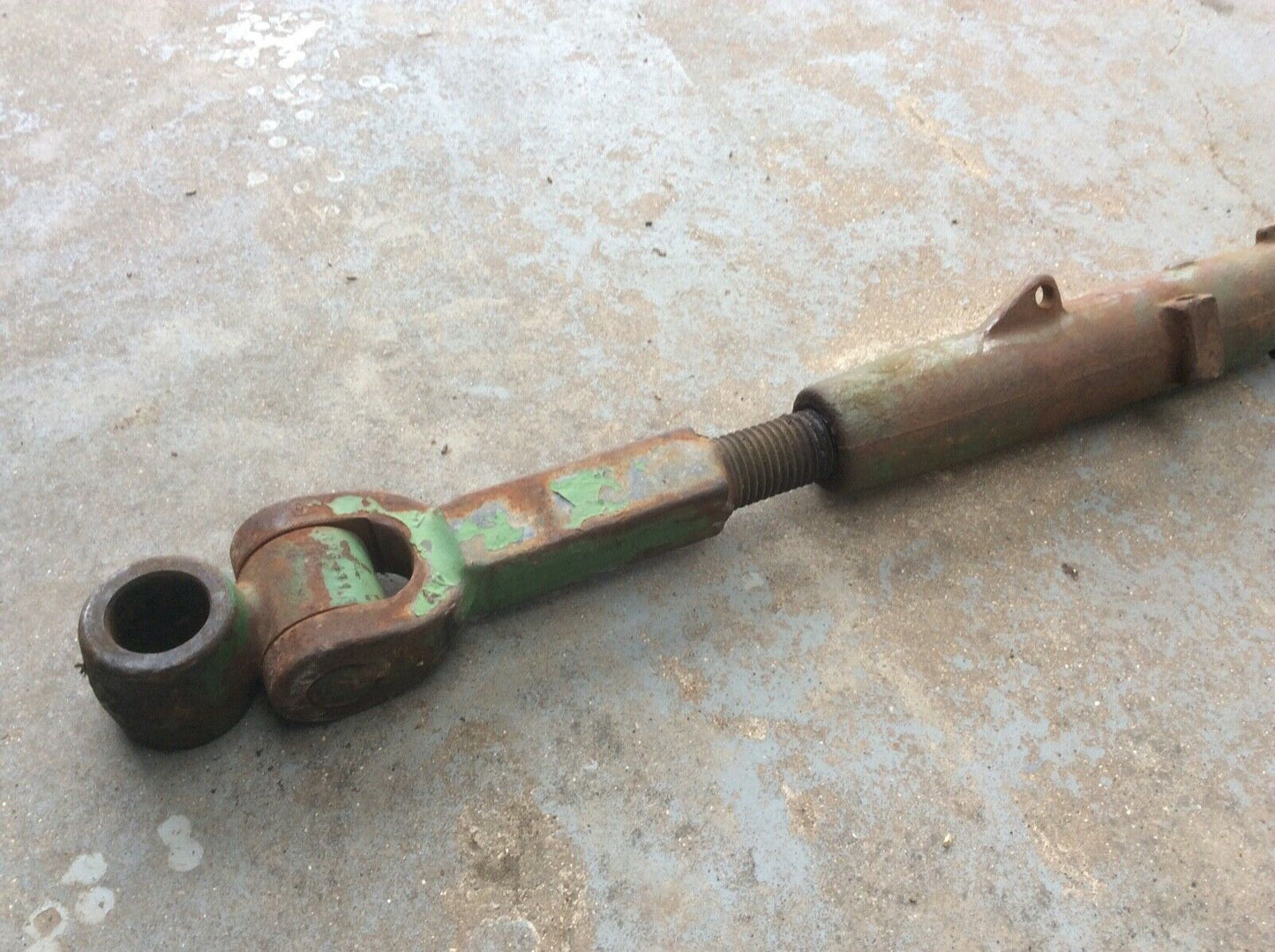 AR34208 John Deere Top Link For 2510, 2520, 3020, 4020, 4320