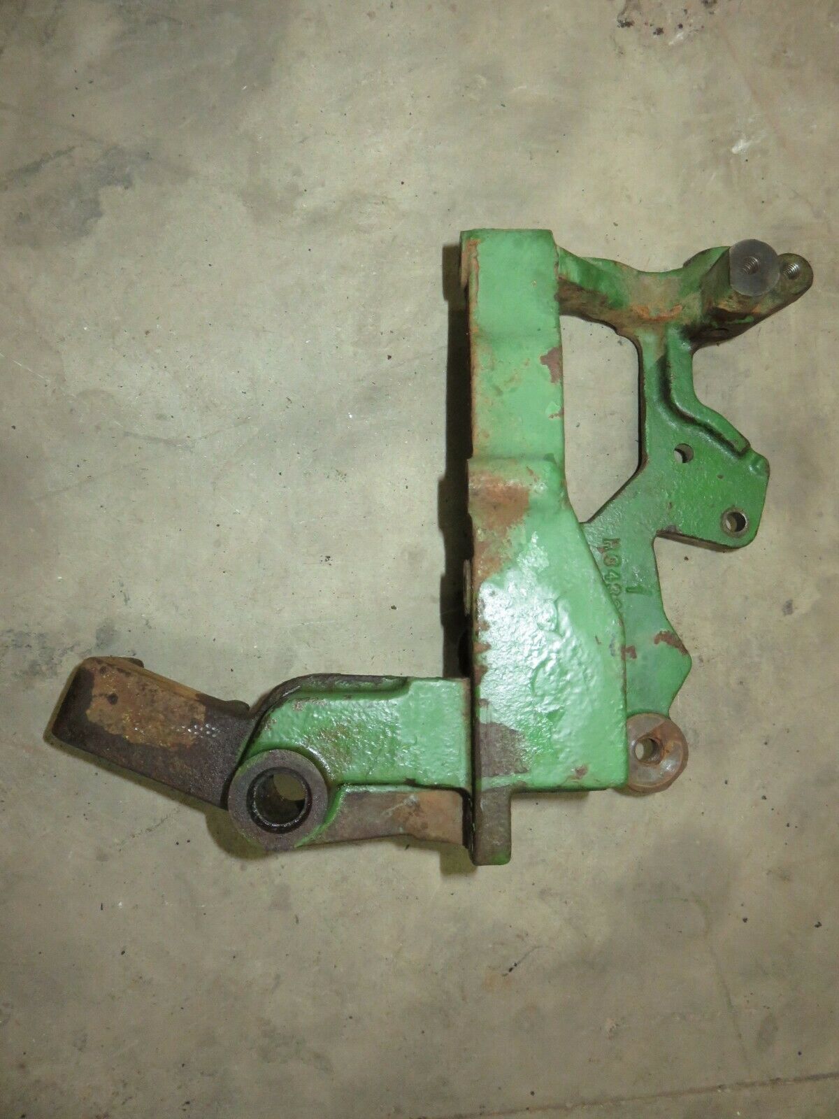 AR33384, R34335 John Deere Steering Support Bracket For 3020