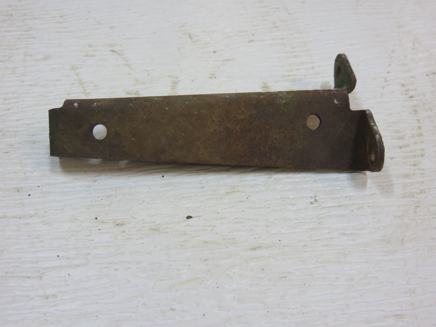 M857T, AM923T John Deere Left Lower Radiator Support Bracket For MT, 40, 420, 430