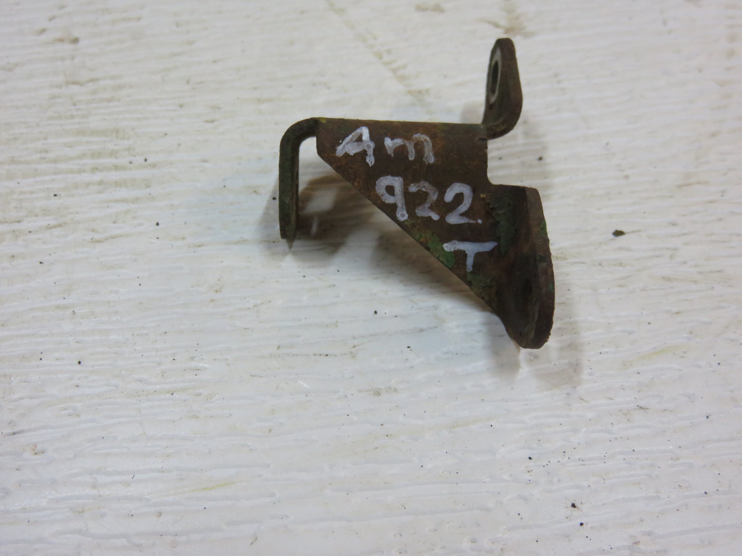M856T, AM922T John Deere Right Lower Radiator Support Bracket For MT, 40, 420, 430