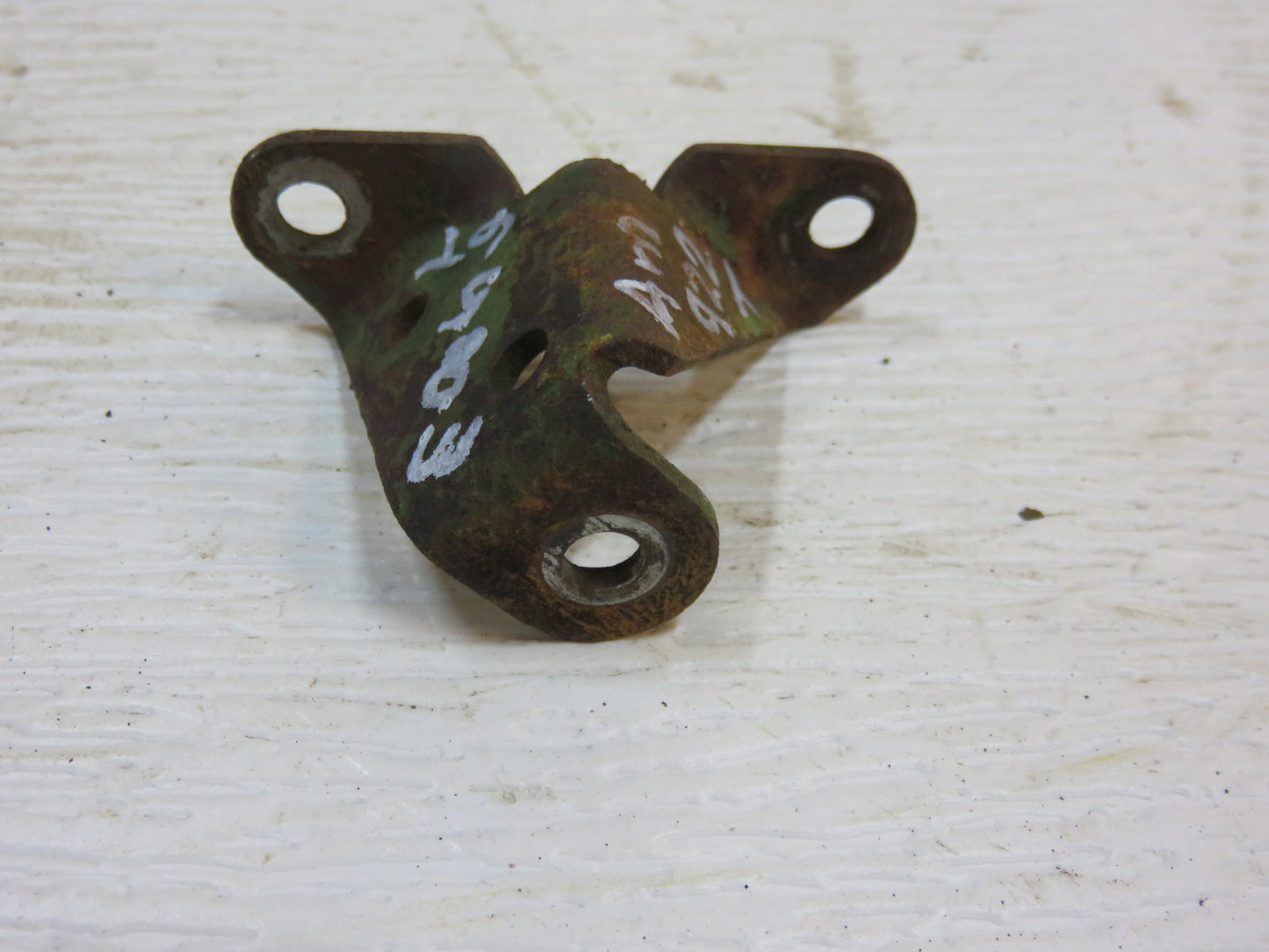 M856T, AM922T John Deere Right Lower Radiator Support Bracket For MT, 40, 420, 430