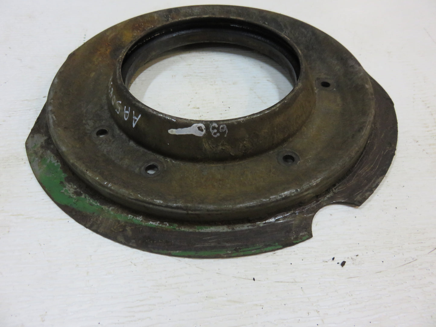 AA5083R John Deere Clutch Pulley Dust Shield For 60, 620, 630