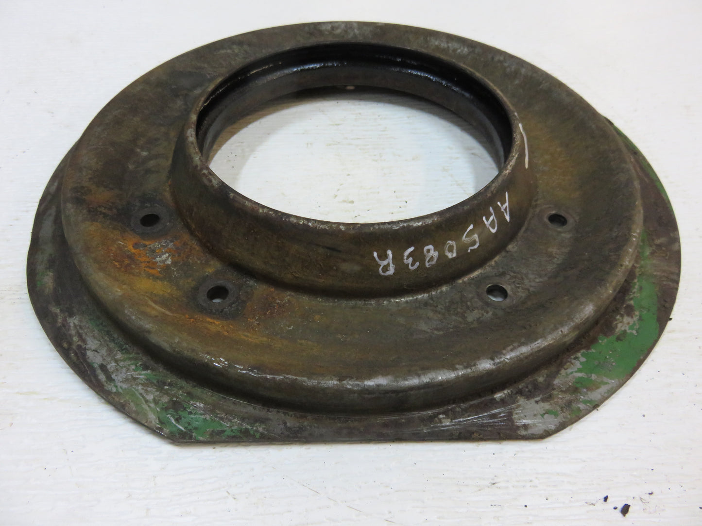 AA5083R John Deere Clutch Pulley Dust Shield For 60, 620, 630