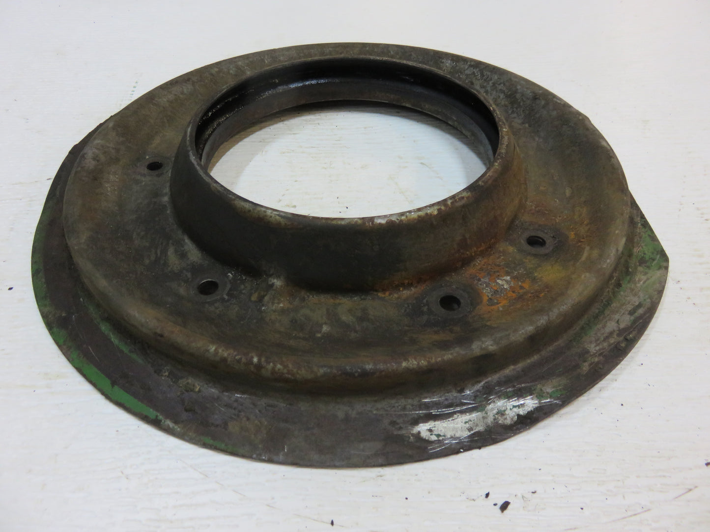 AA5083R John Deere Clutch Pulley Dust Shield For 60, 620, 630