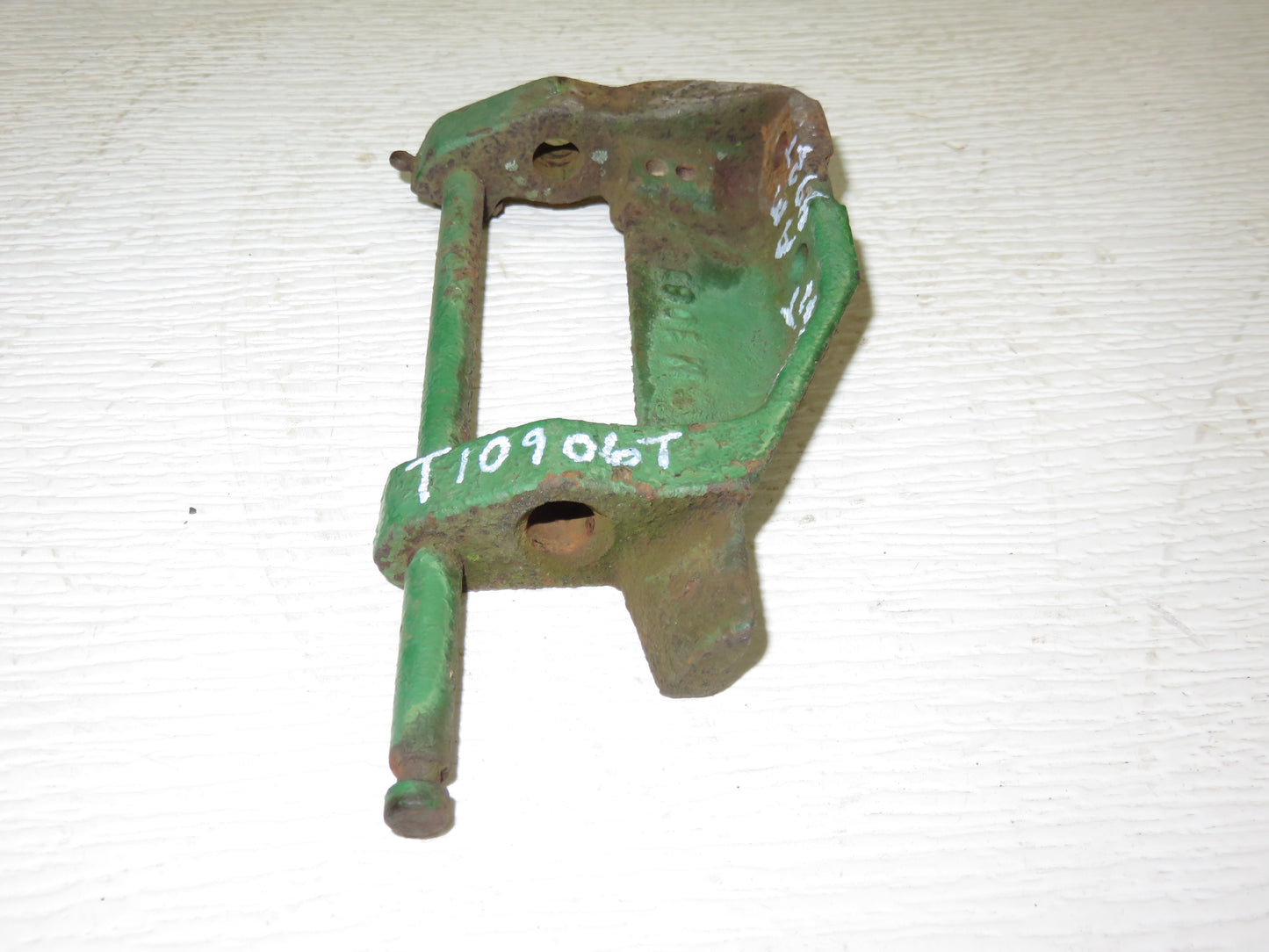 T10906T, M1061T, AM492T John Deere Throttle Control Bracket For M, 40
