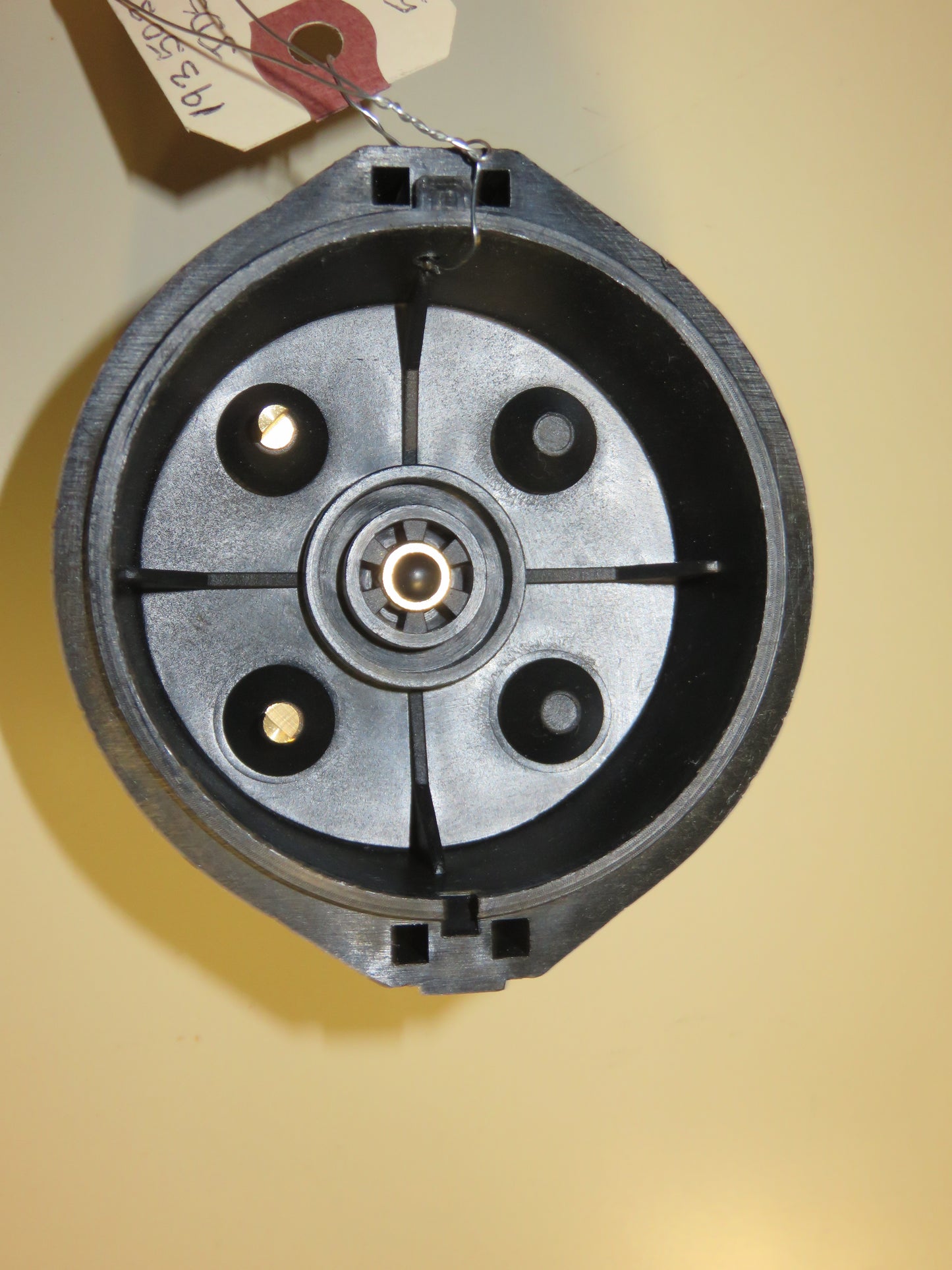 1935038 John Deere Vertical Distributor Cap For 520, 620, 720, 530, 630, 730