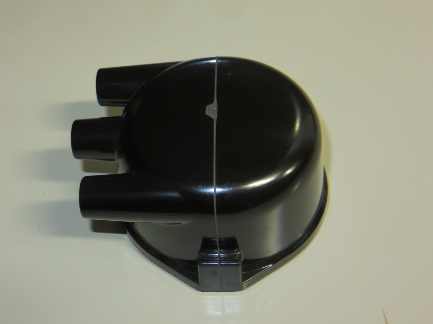 1913739 John Deere Horizontal Distibutor Cap For A, AO, AR, B, D, G, 50, 60, 70