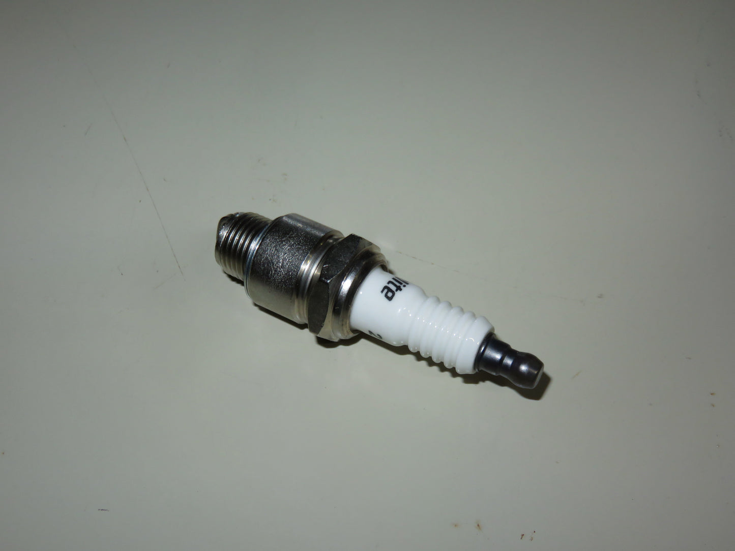 AM514T, 216 John Deere Autolite Spark Plugs For L, LA, LI, M, 40, 320, 420, 330, 430, 1010, 2010