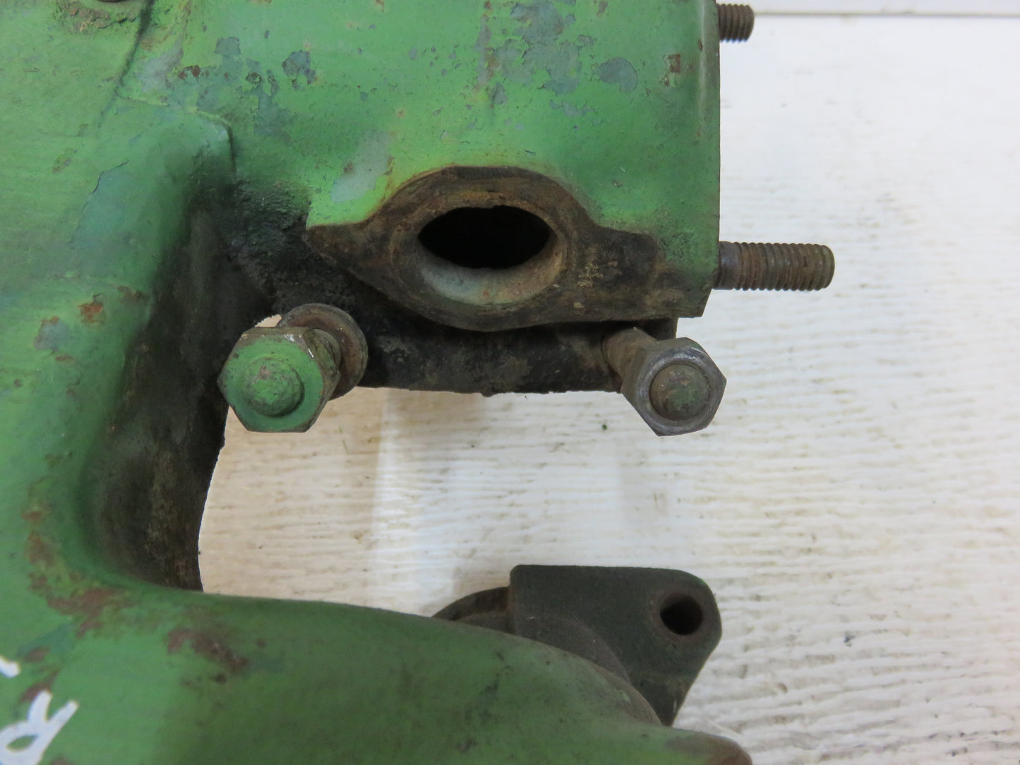 AR56076, R33189 John Deere Intake Manifold For 3010, 3020