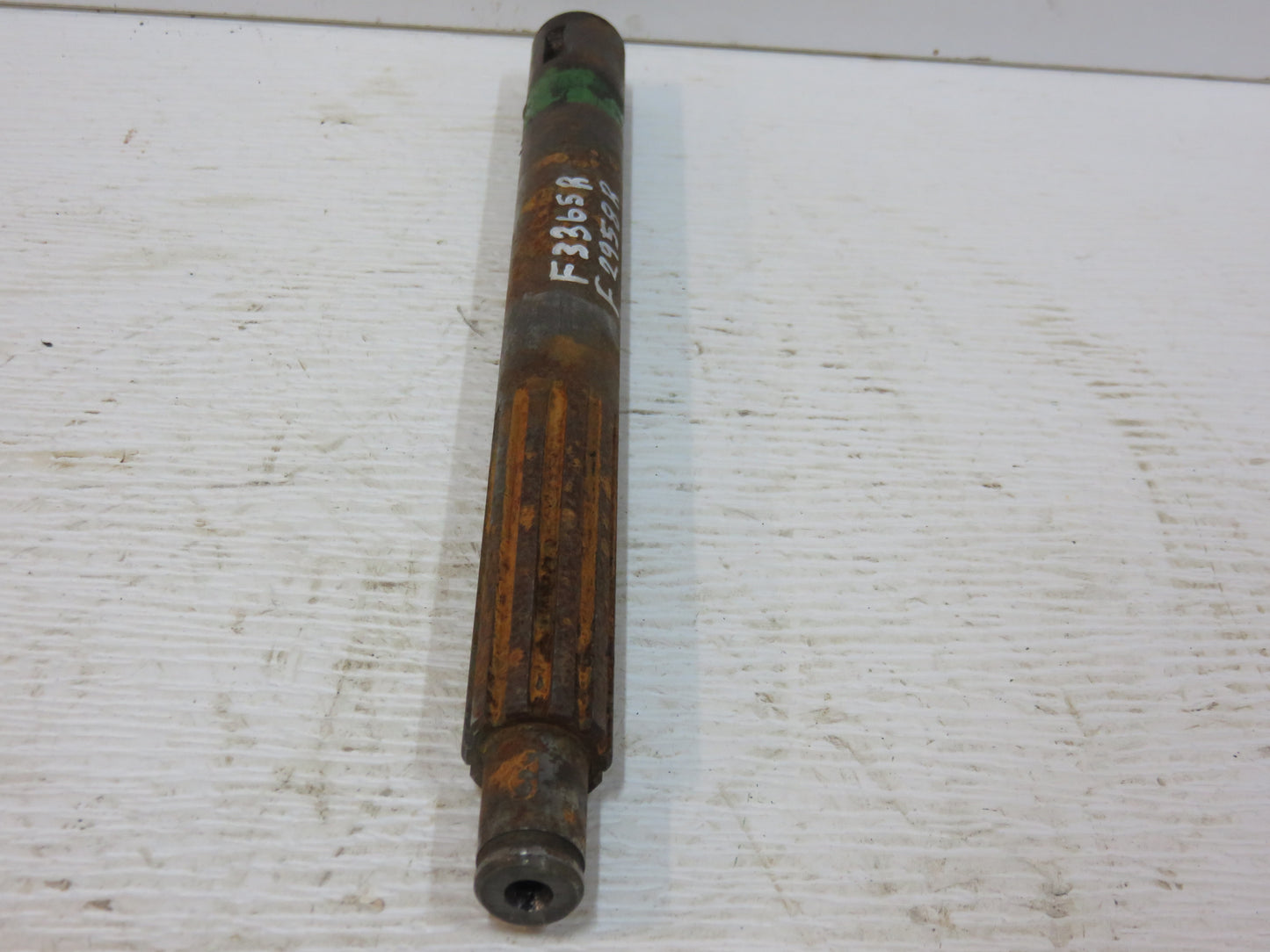 F3365R, F2958R John Deere PTO Clutch Fork Shaft For 520, 620, 720, 530, 630, 730