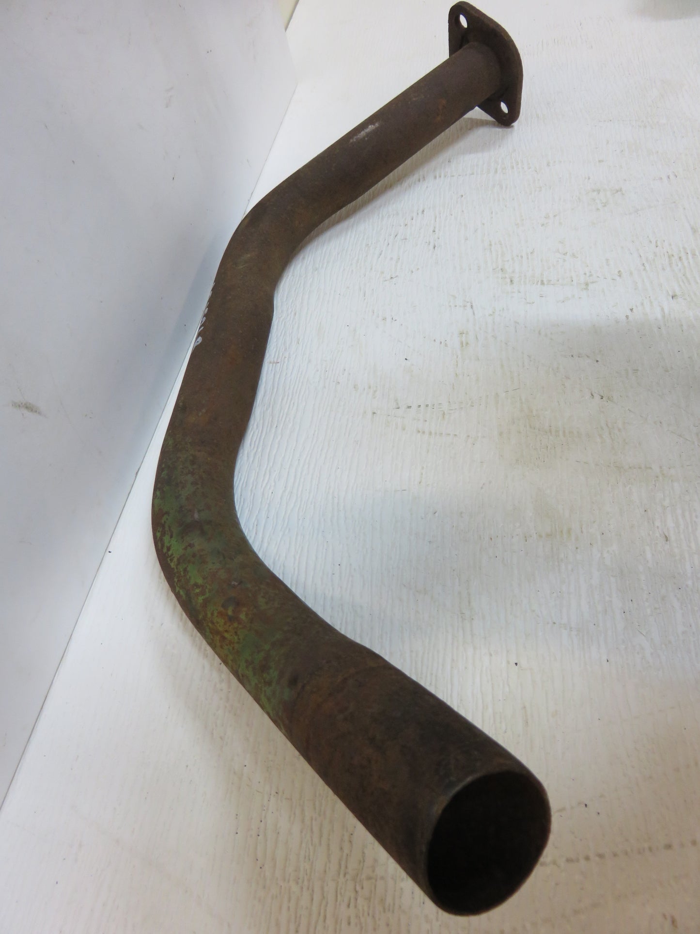 AB1526R John Deere Exhaust Pipe For B
