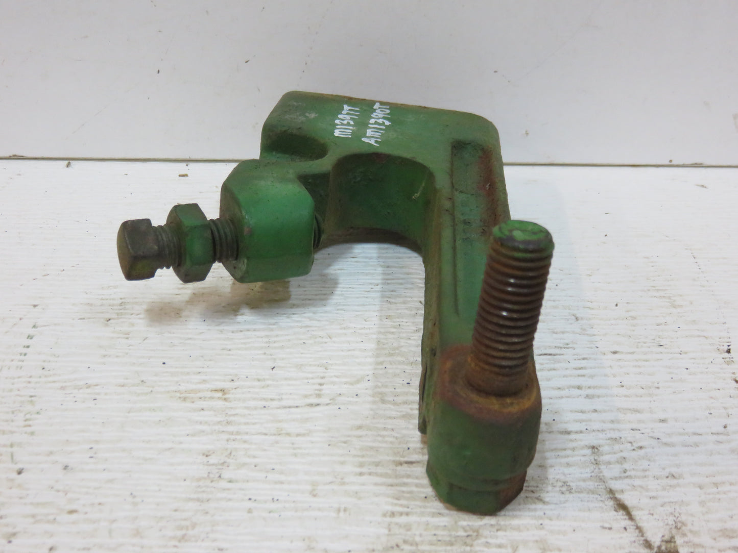 M1397T, AM1390T John Deere Right Implement Attaching Bracket For M, MT, 40, 320, 420, 330