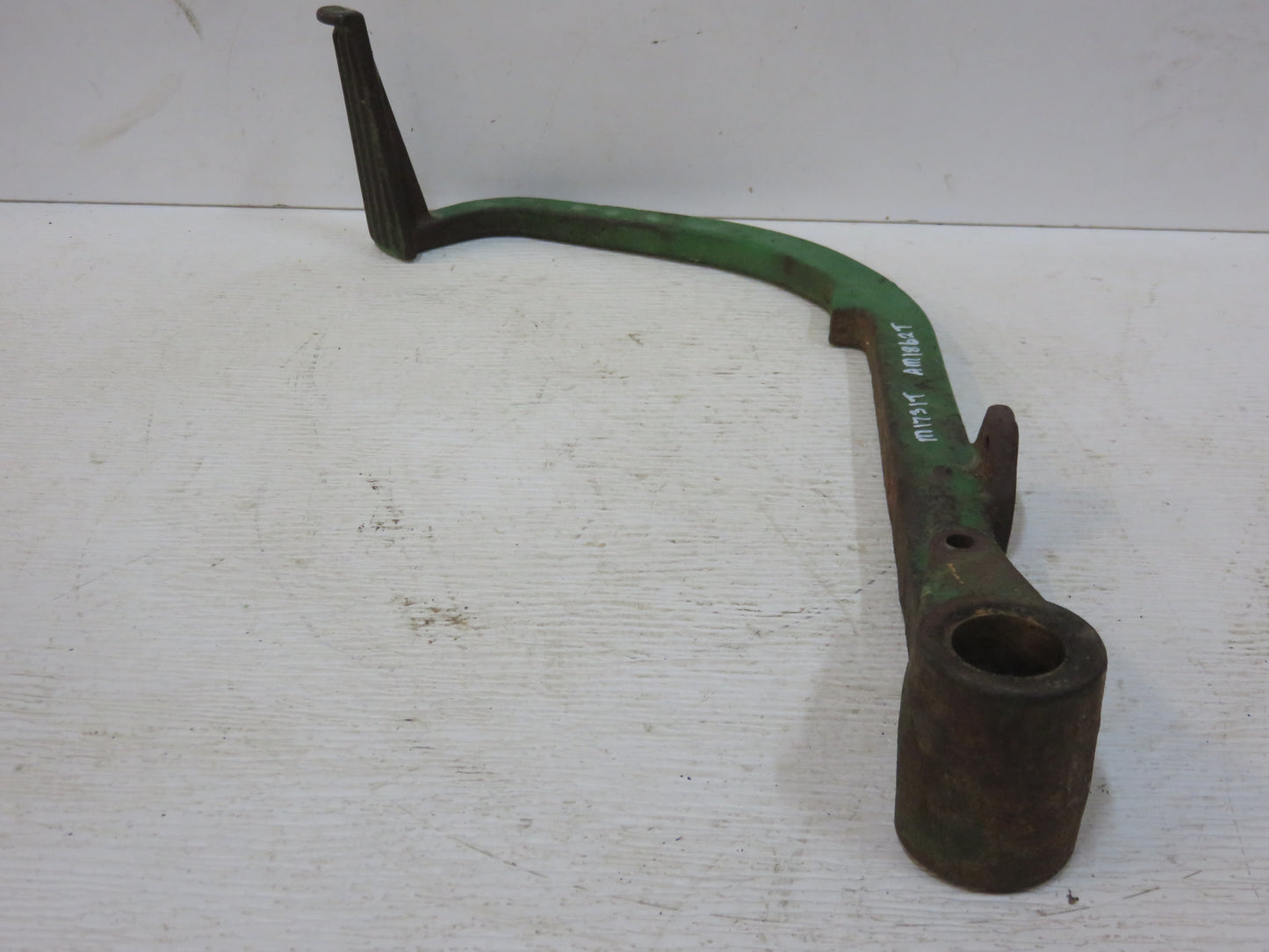 M1731T, AM1862T John Deere Right Brake Pedal For 40, 420, 430
